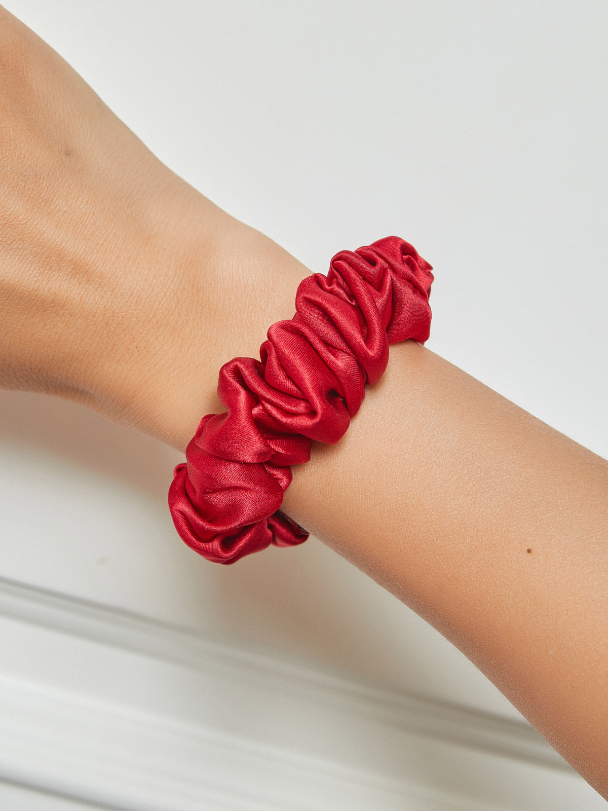 [Rode] SilkSilky-NL 19Momme Scrunchie 001