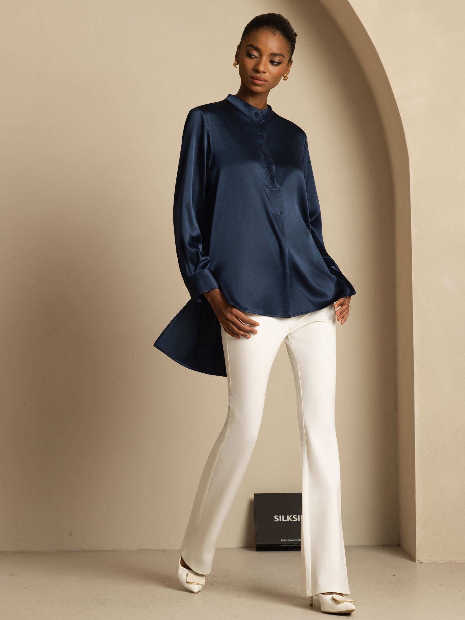 [Donkerblauw] SilkSilky-NL 19Momme Lange Mouw Staande Kraag Blouse 001