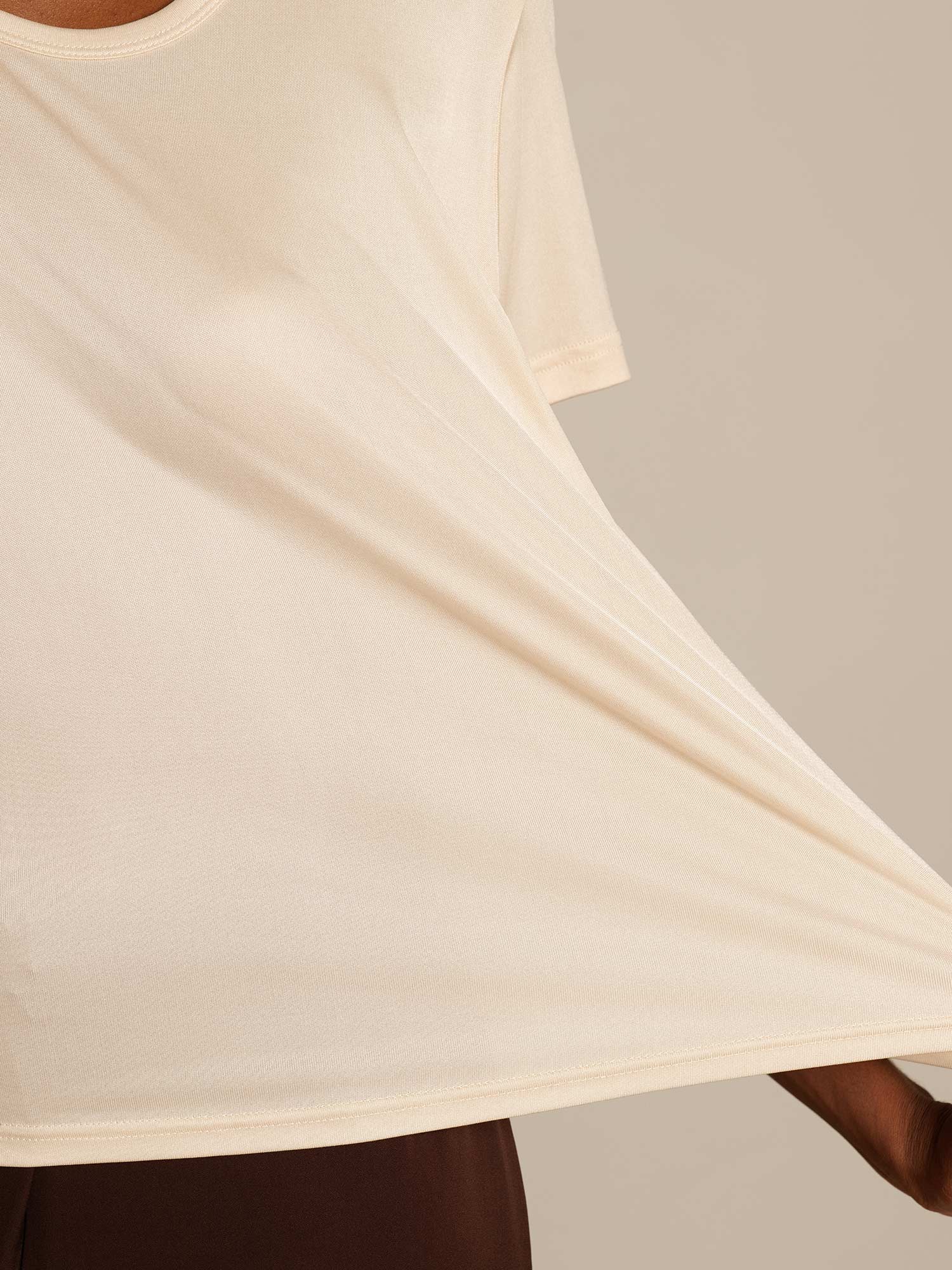 [Beige] SilkSilky-NL Zijde Gebreid Ronde Hals Dames T-Shirt 004