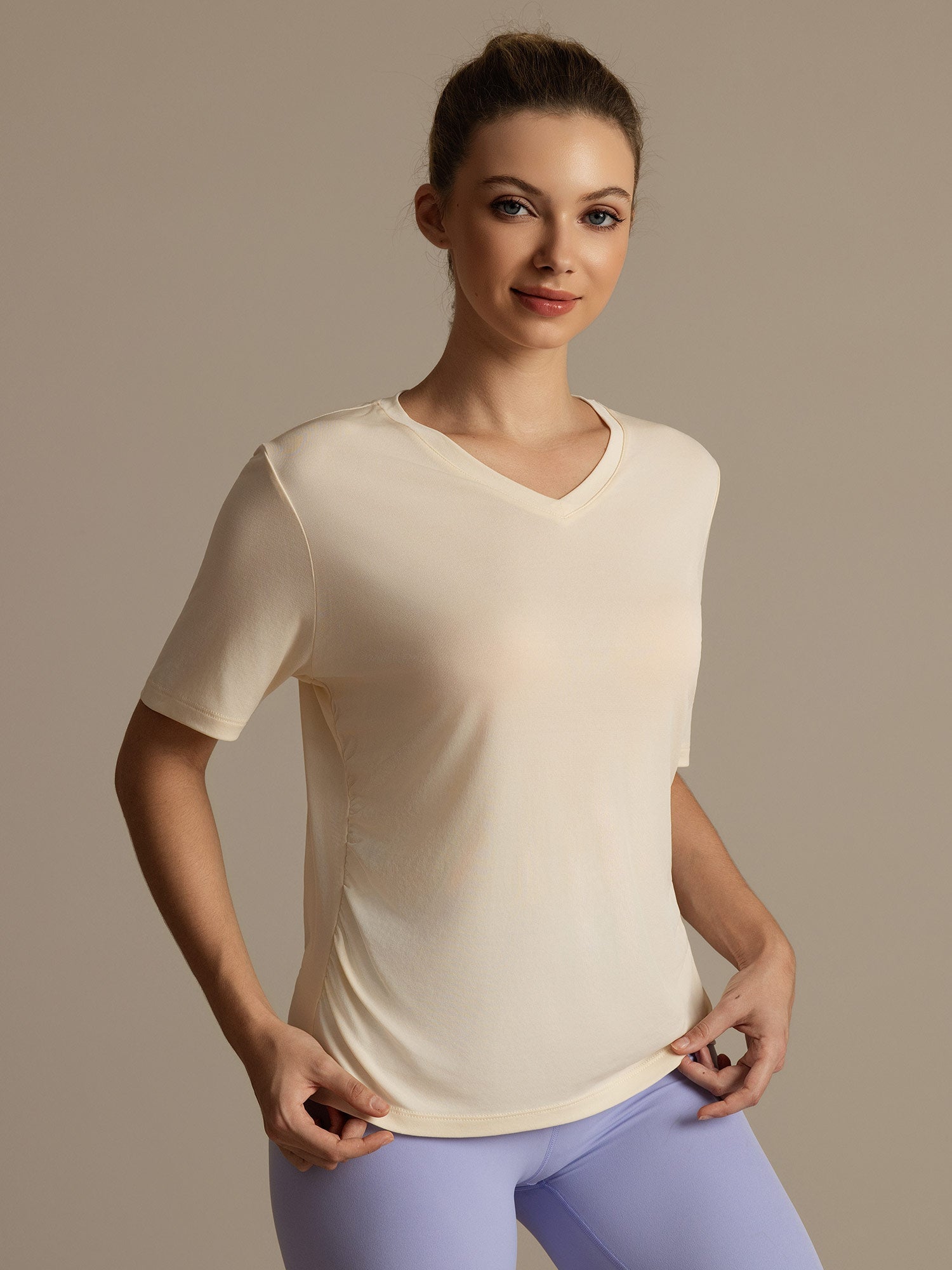 [Beige] SilkSilky-NL Korte Mouw V Hals Dames T-Shirt 003