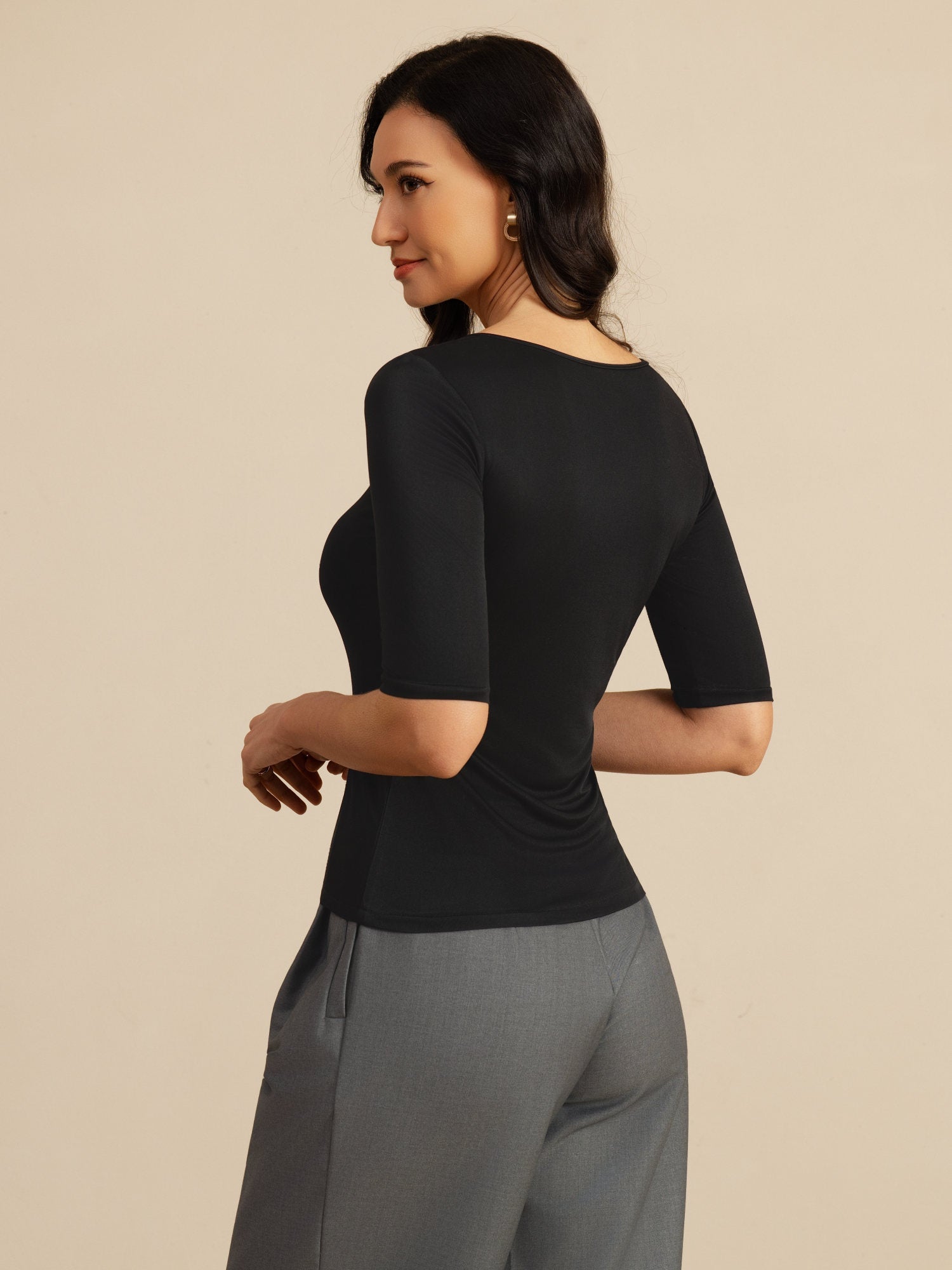 [Zwart] SilkSilky-NL Half Sleeve Diepe Ronde Hals Dames T-Shirt 002