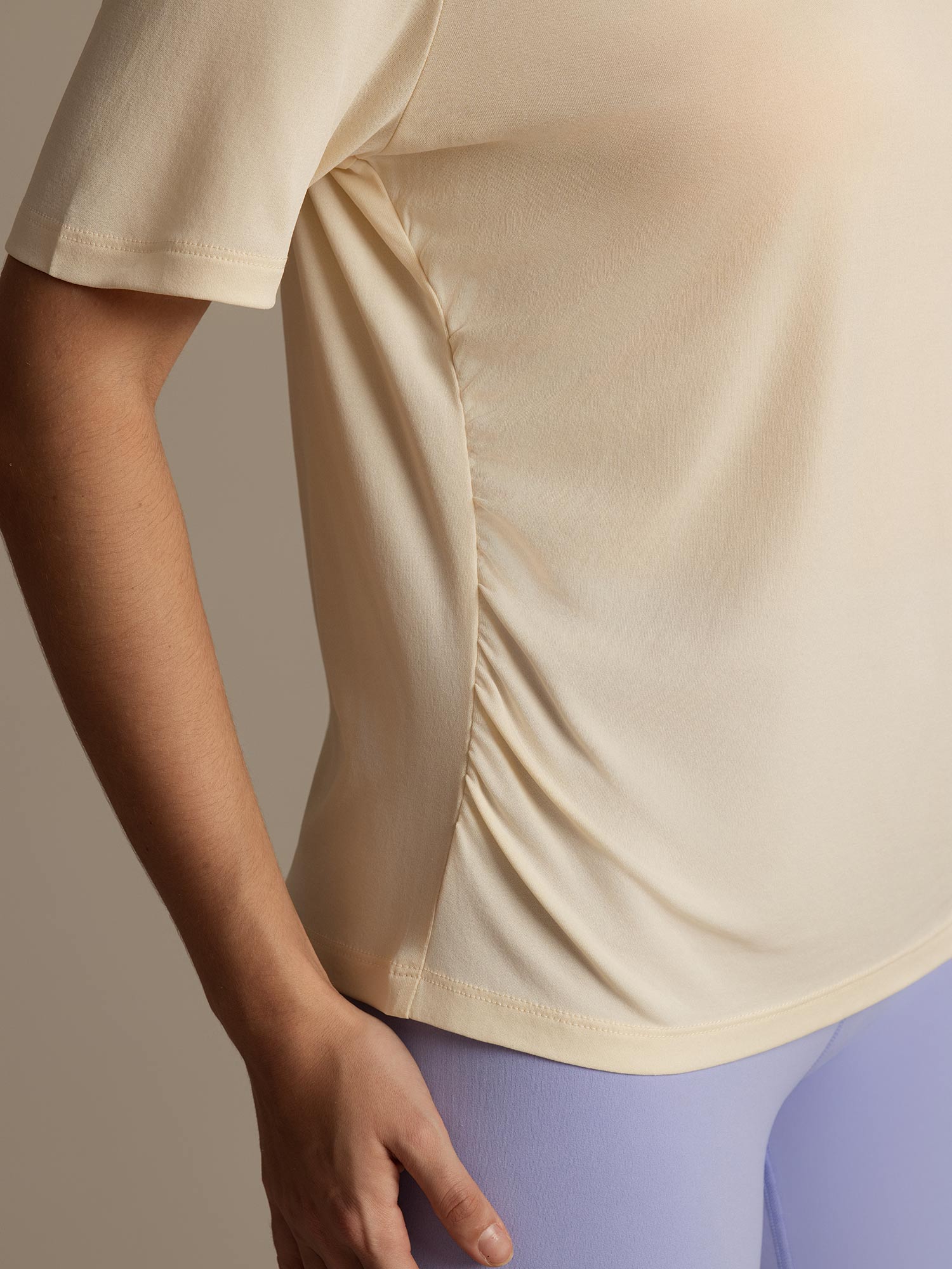 [Beige] SilkSilky-NL Korte Mouw V Hals Dames T-Shirt 007