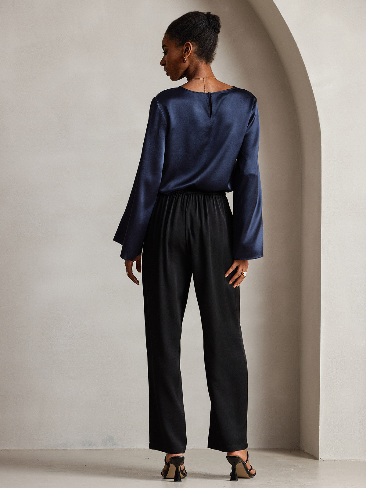 [Donkerblauw] SilkSilky-NL 19Momme Lange Mouw Boat Hals Blouse 002