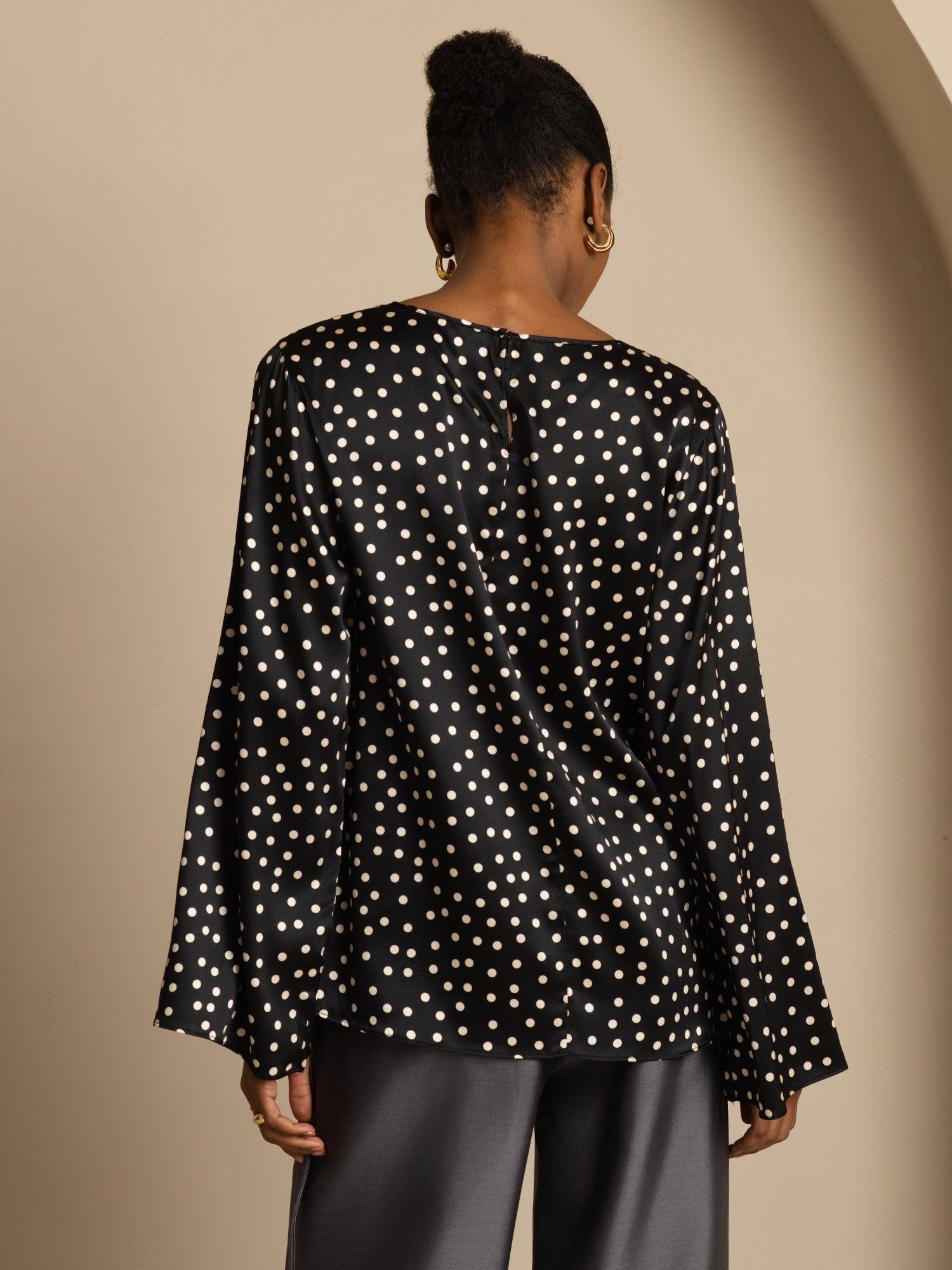 [Stippen] SilkSilky-NL 19Momme Zijde Bell Sleeve Ronde Hals Blouse 002
