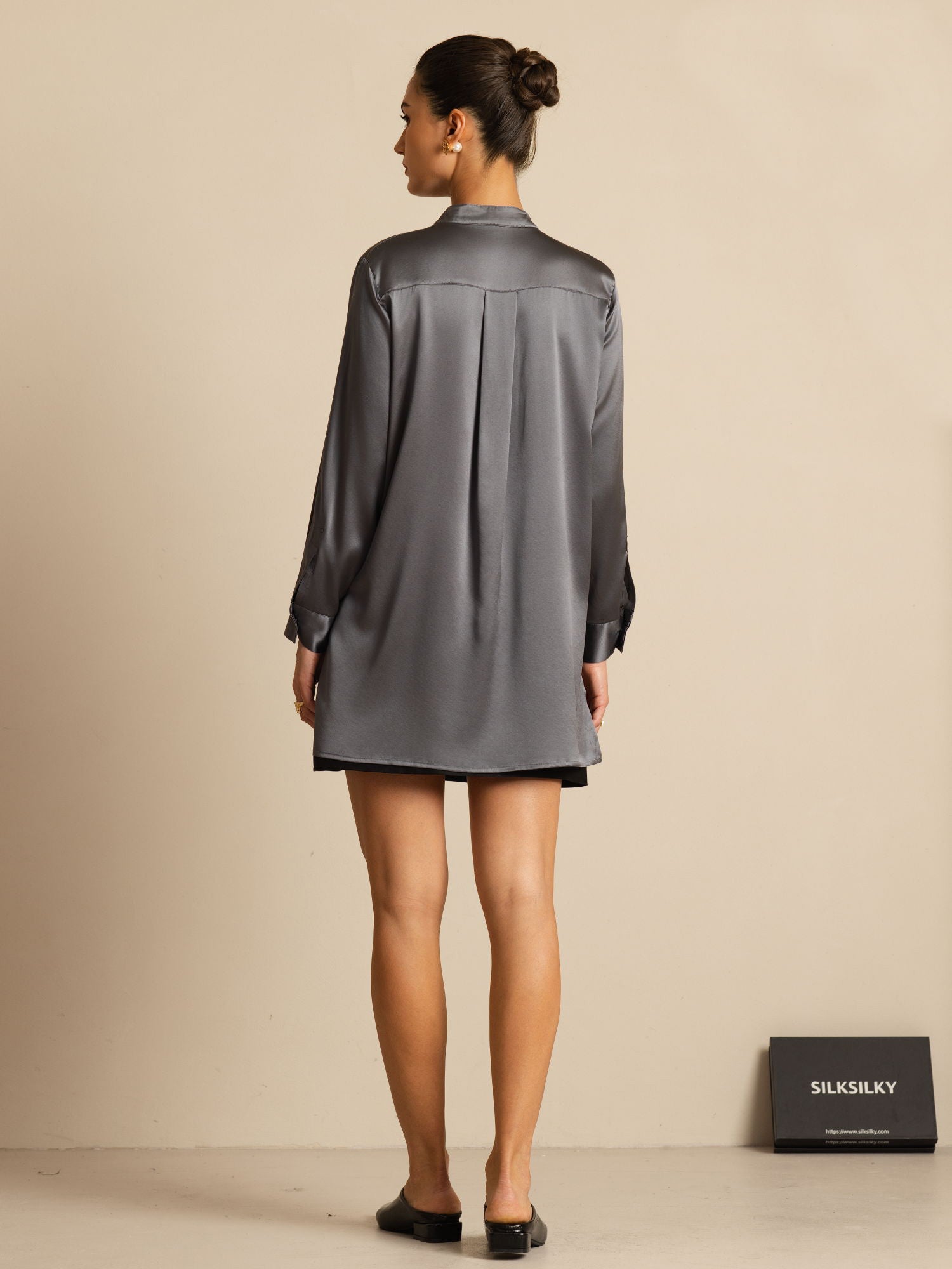 [Donkergrijs] SilkSilky-NL 19Momme Lange Mouw Staande Kraag Blouse 002