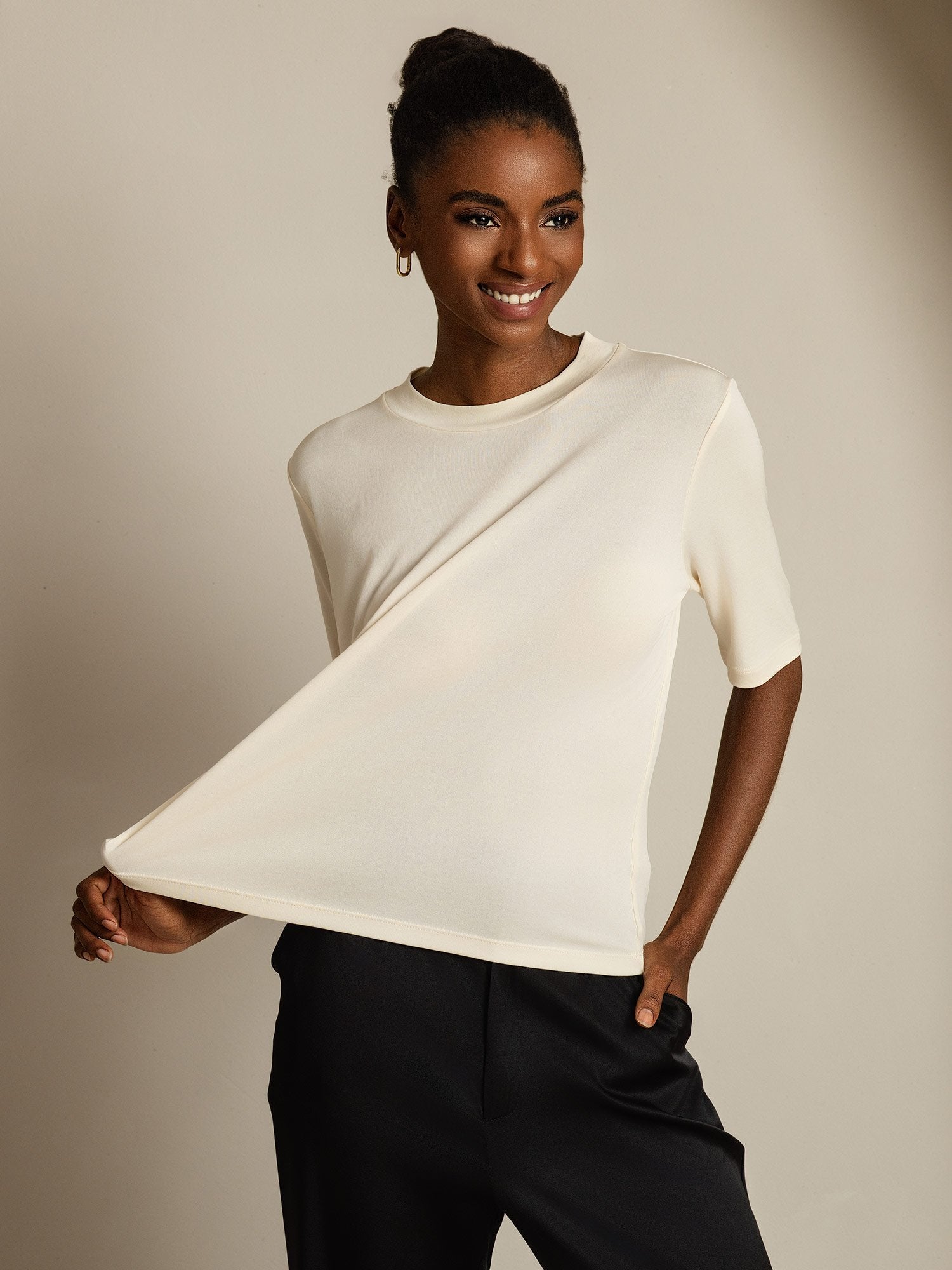 [Beige] SilkSilky-NL Zijde Ronde Hals Dames T-Shirt 001