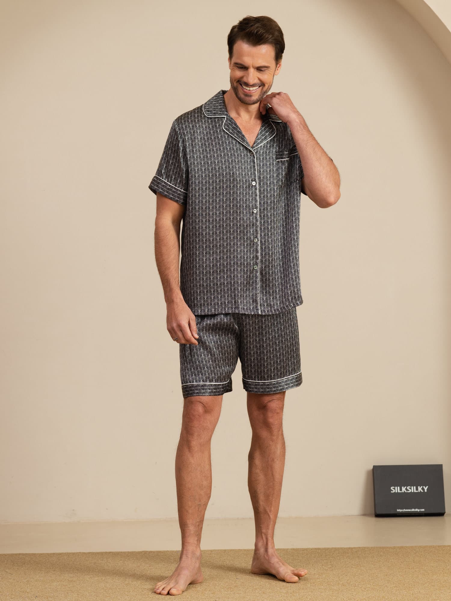 [Zwarte Ginkgo] SilkSilky-NL Korte Mouw Notchkraag Heren Pyjama Set 003