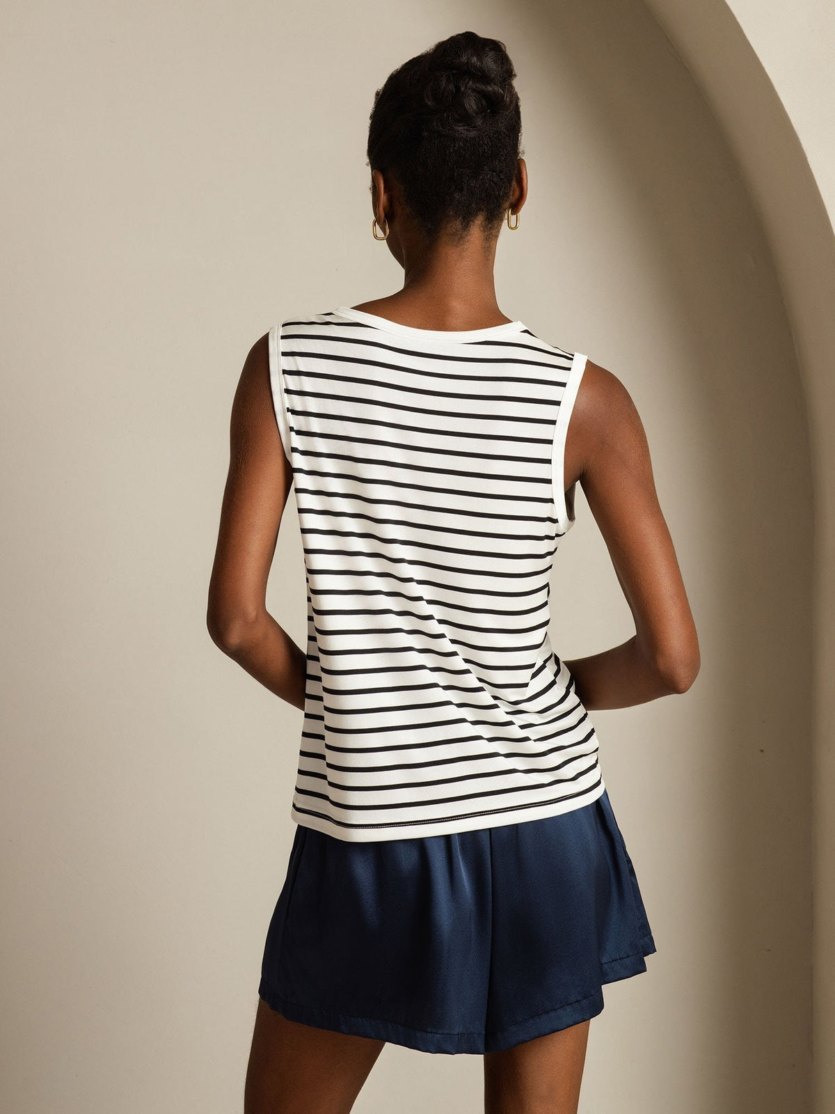 [Witte Streep] SilkSilky-NL Sleeveless Round Neck Cami-Top 002