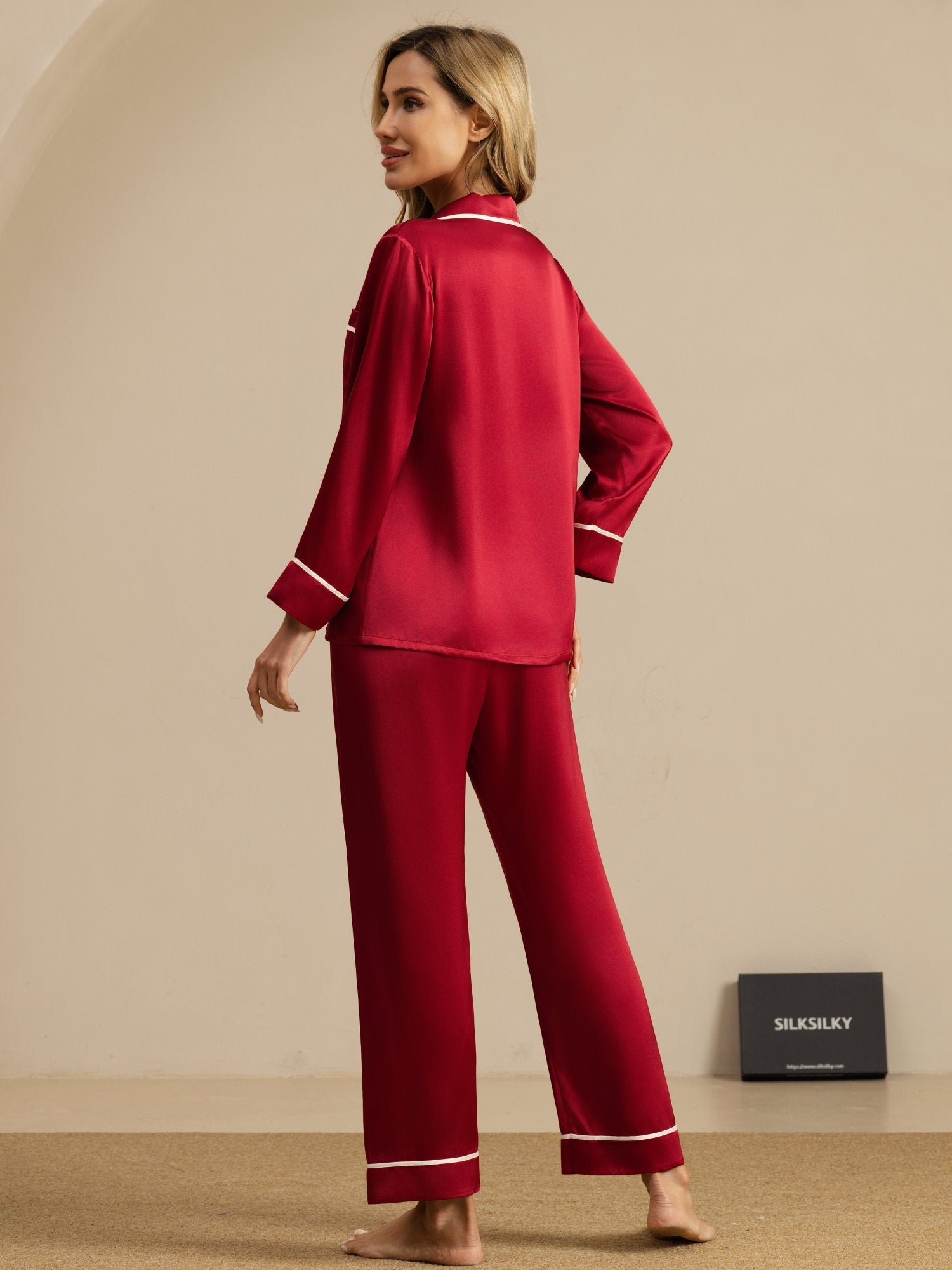 [Wijn] SilkSilky-NL Lange Mouw Notchkraag Dames Pyjama Set 002