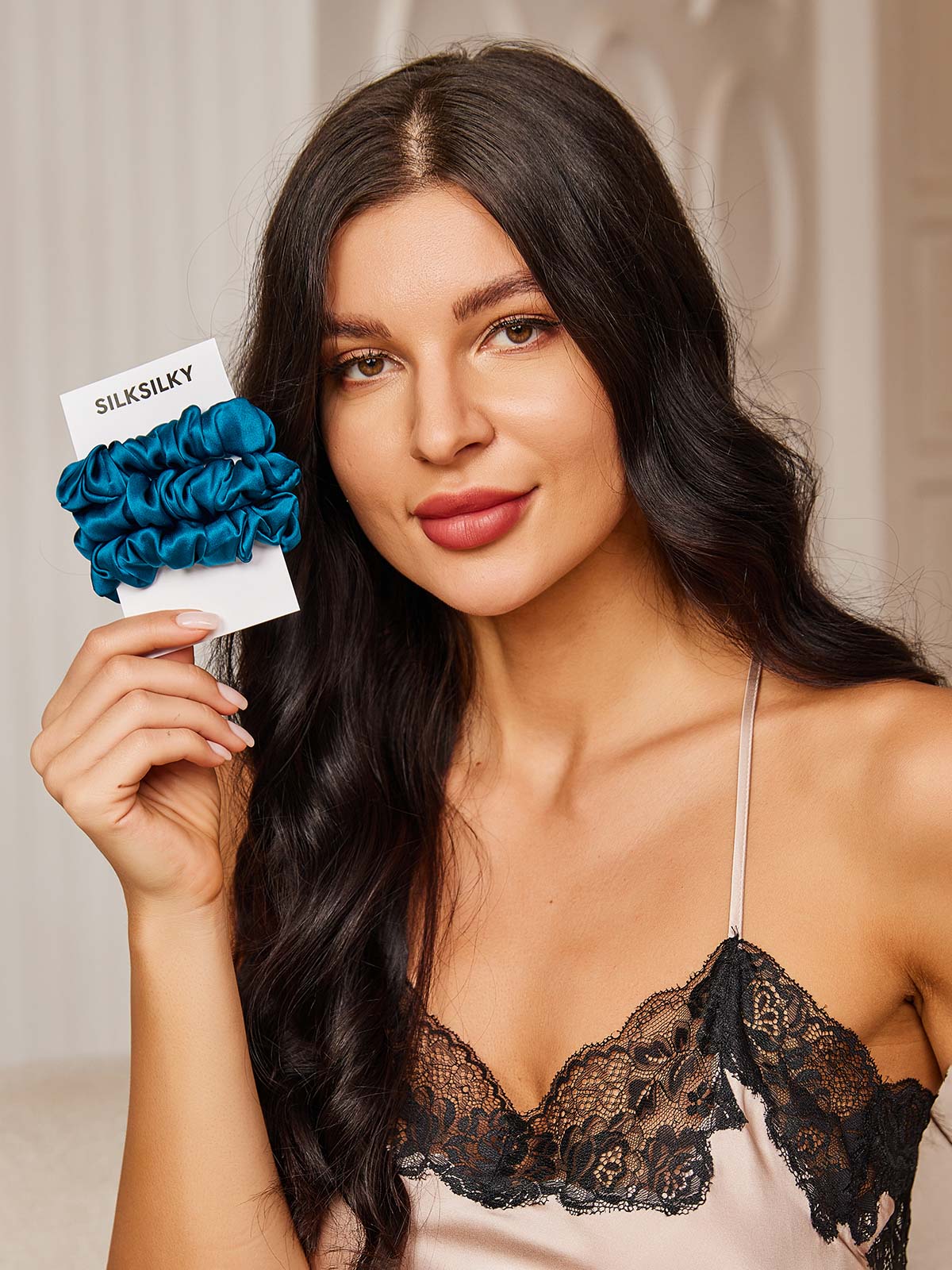 [Koningsblauw] SilkSilky-NL Scrunchie 001