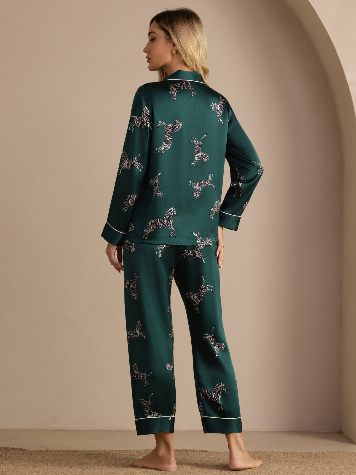 [Smaragd Zebra] SilkSilky-NL Long Sleeve Lapel Collar Dames Pyjama Set 002
