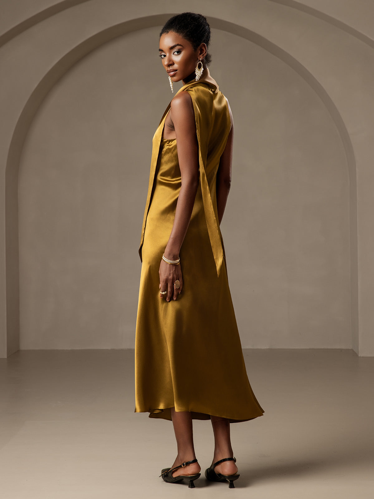 [Bruin] SilkSilky-NL 19Momme Mouwloos Jurk 004