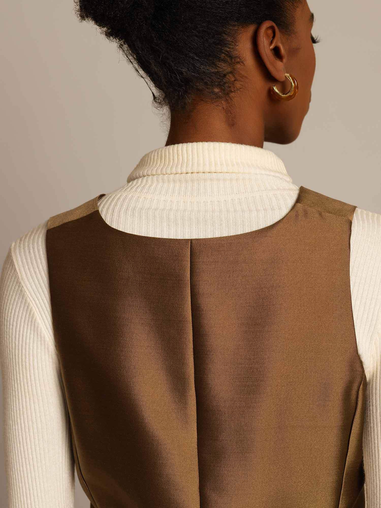 [Brons] SilkSilky-NL 32Momme Silk-Wool Blend Womens Vest 004