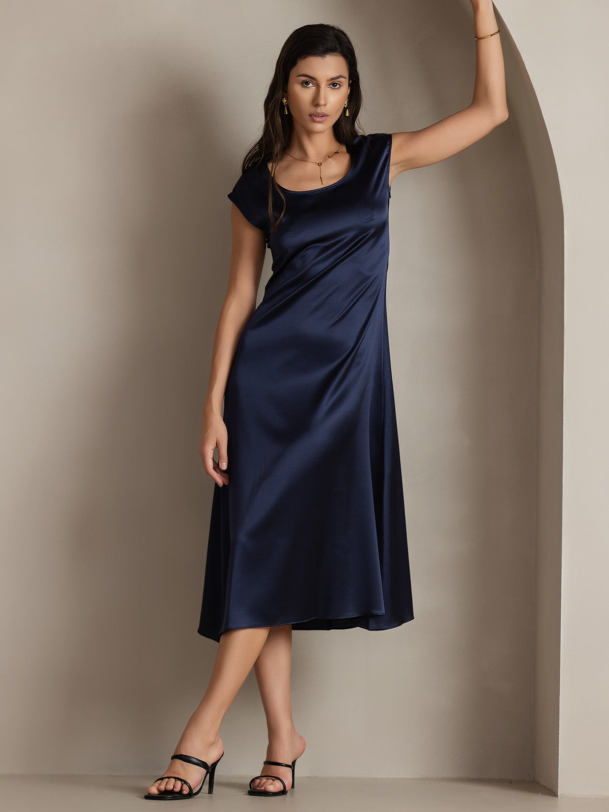 SilkSilky-NL 19Momme Zijde Mouwloos Ronde Hals Jurk Donkerblauw 003