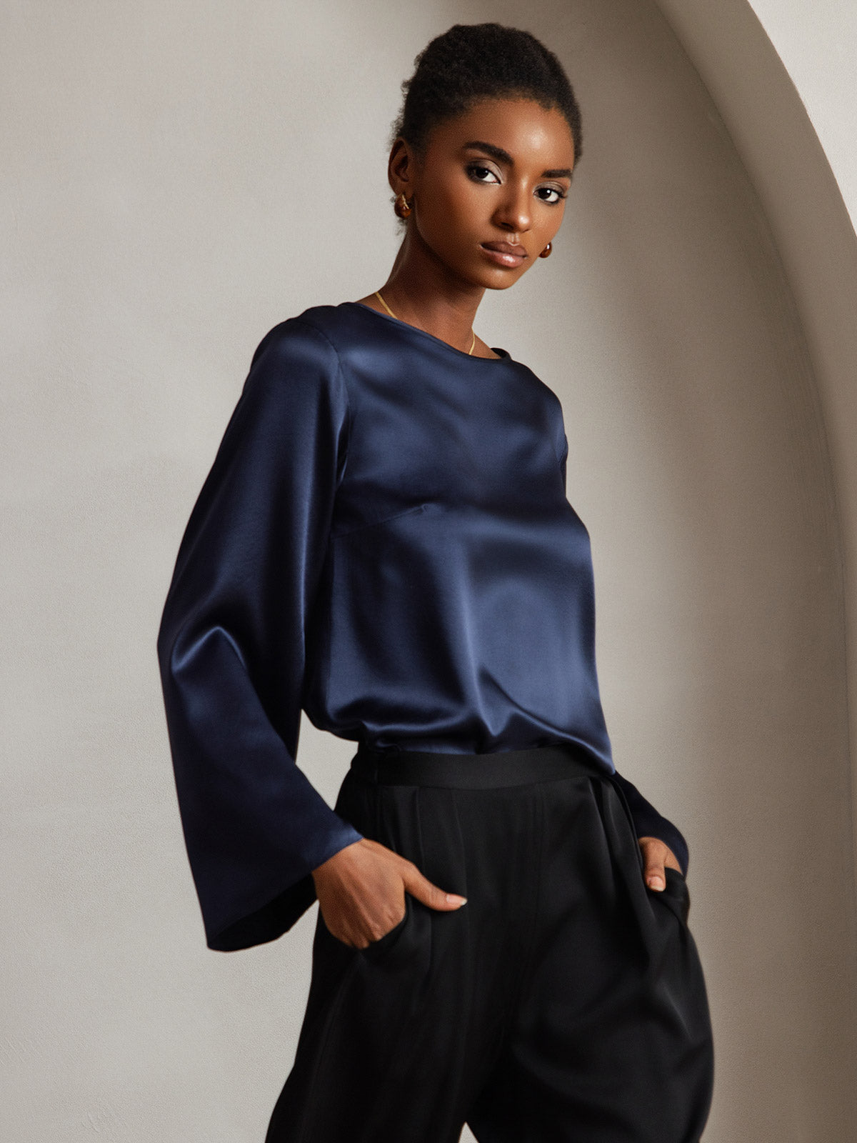 [Donkerblauw] SilkSilky-NL 19Momme Lange Mouw Boat Hals Blouse 001