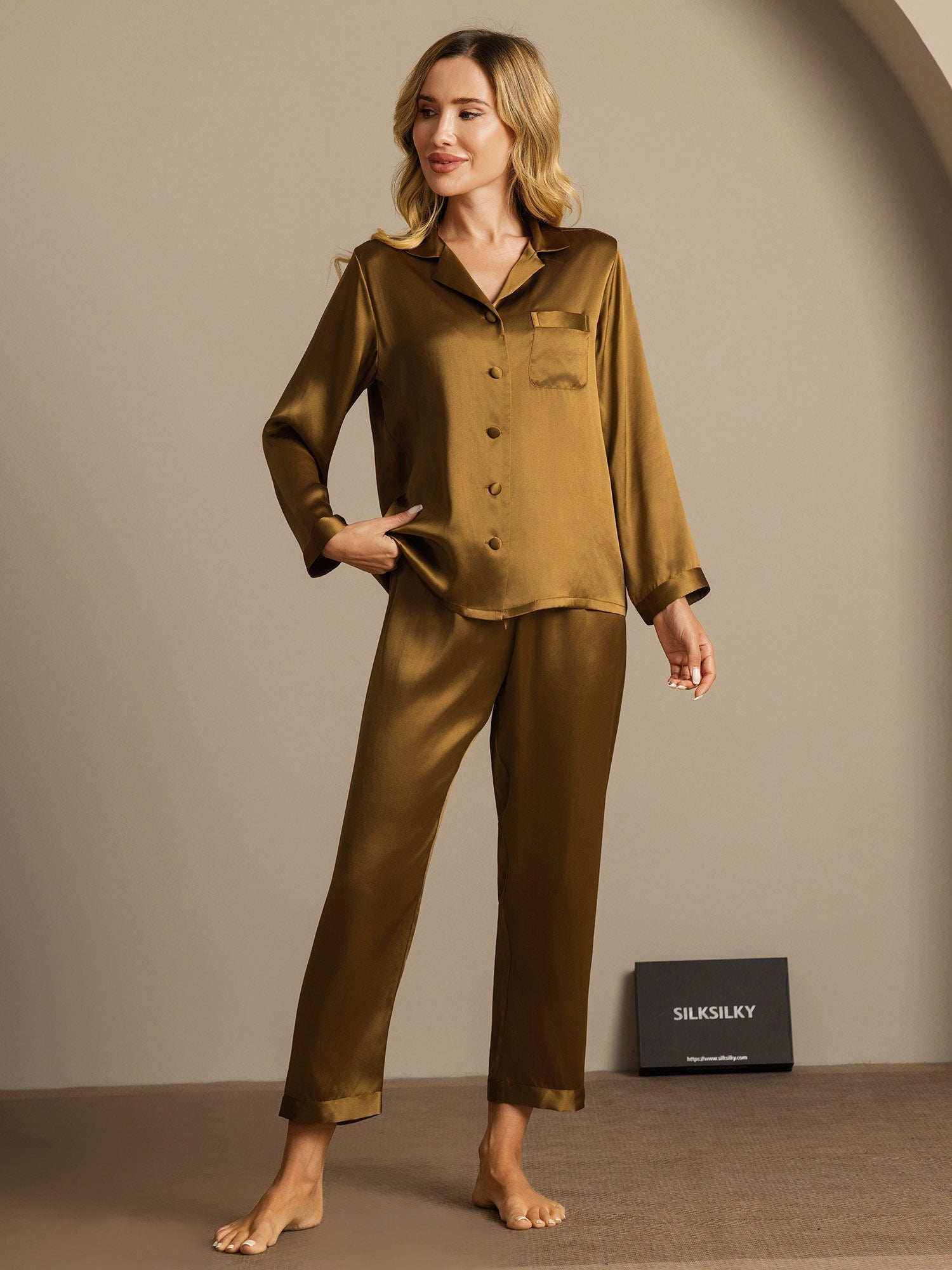 [Bruin] SilkSilky-NL Lange Mouw Notchkraag Dames Pyjama Set 004