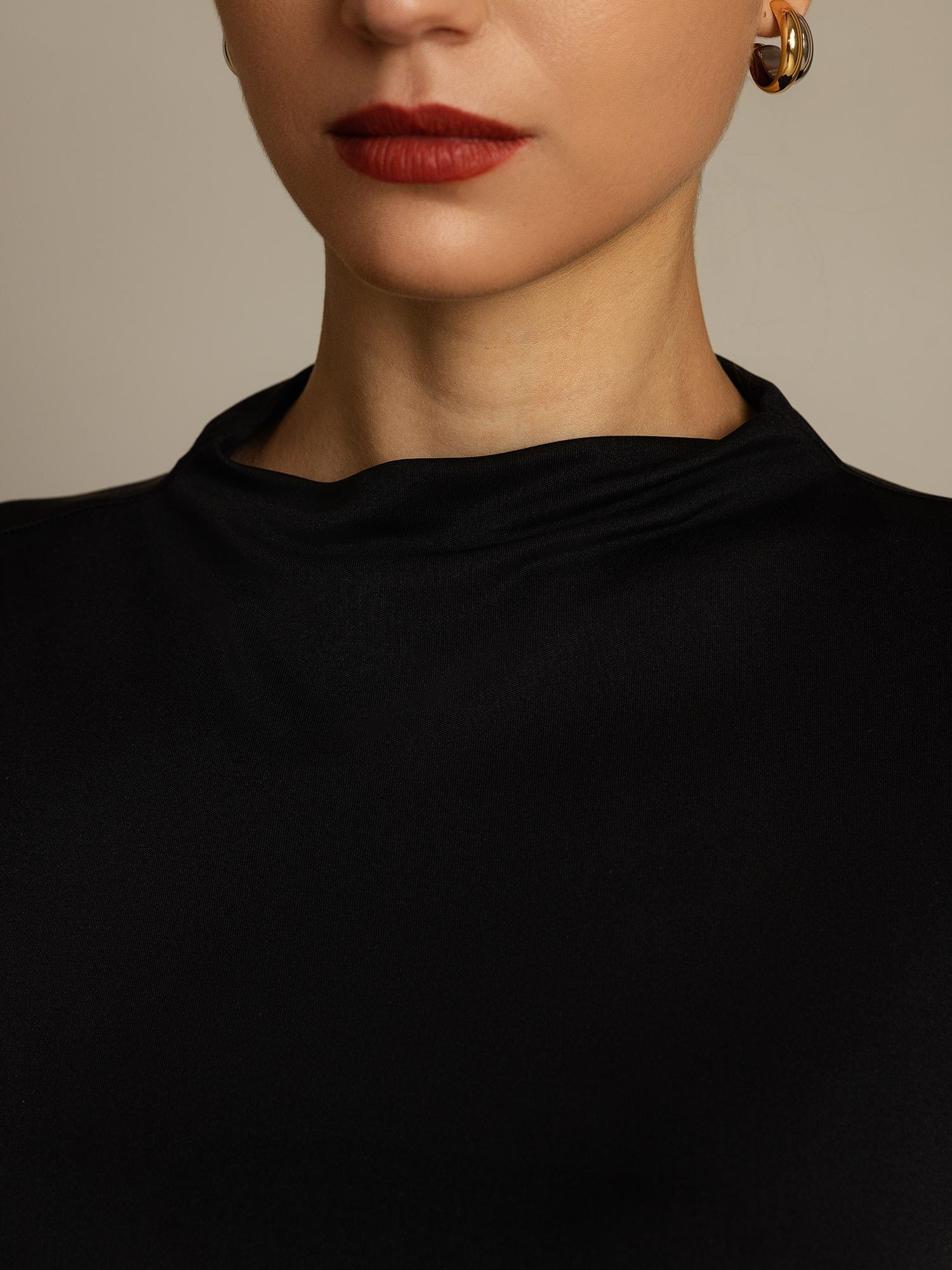 [Zwart] SilkSilky-NL Korte Mouw Col Montant Dames T-Shirt 004