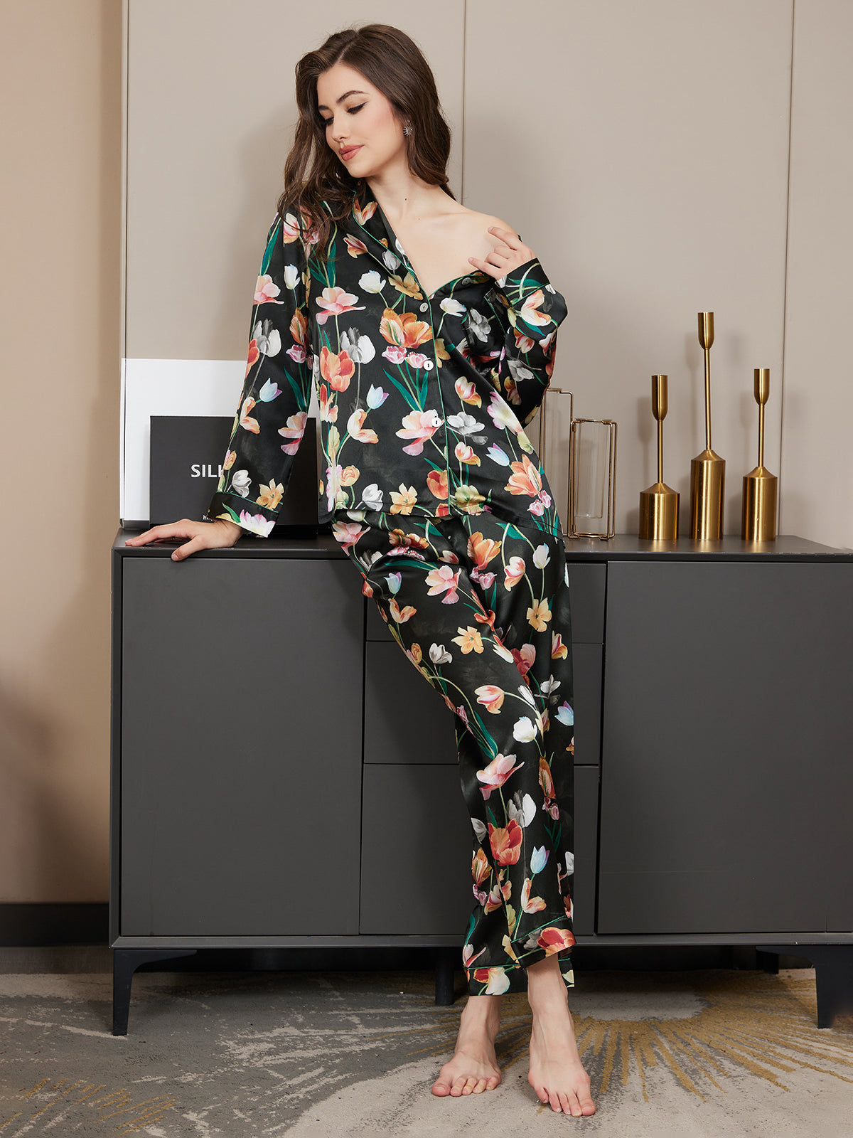 SilkSilky NL Pure Silk Lange Mouw Revers Dames Pyjama Set Zwart 008