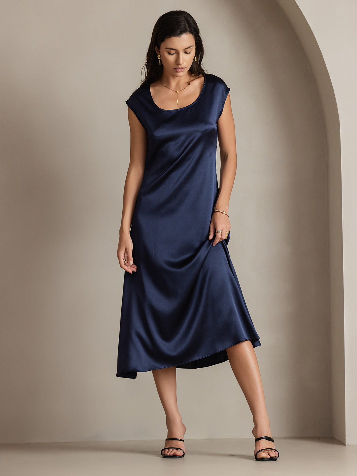 SilkSilky-NL 19Momme Zijde Mouwloos Ronde Hals Jurk Donkerblauw 004