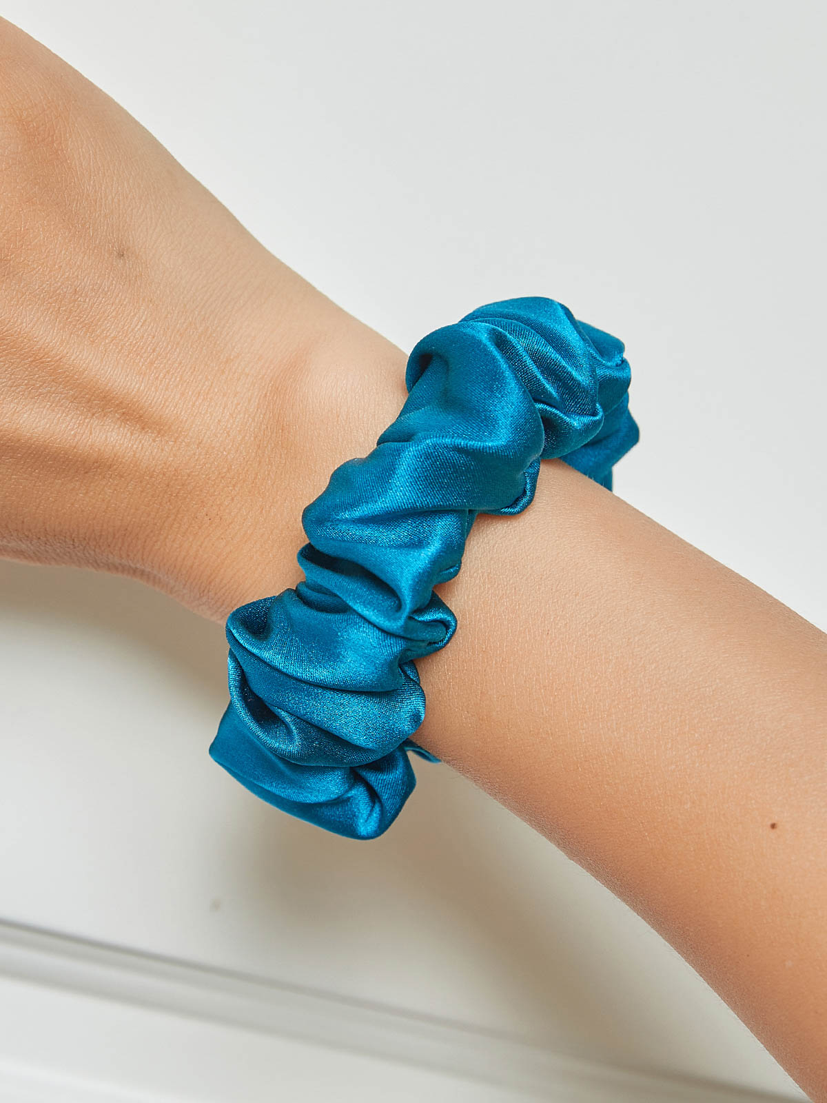 [Koningsblauw] SilkSilky-NL 19Momme Scrunchie 001