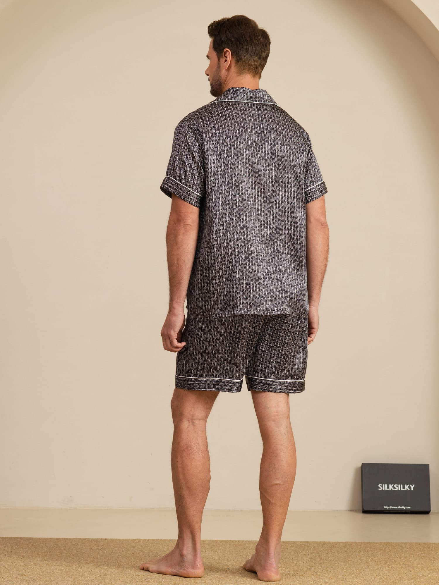 [Zwarte Ginkgo] SilkSilky-NL Korte Mouw Notchkraag Heren Pyjama Set 002