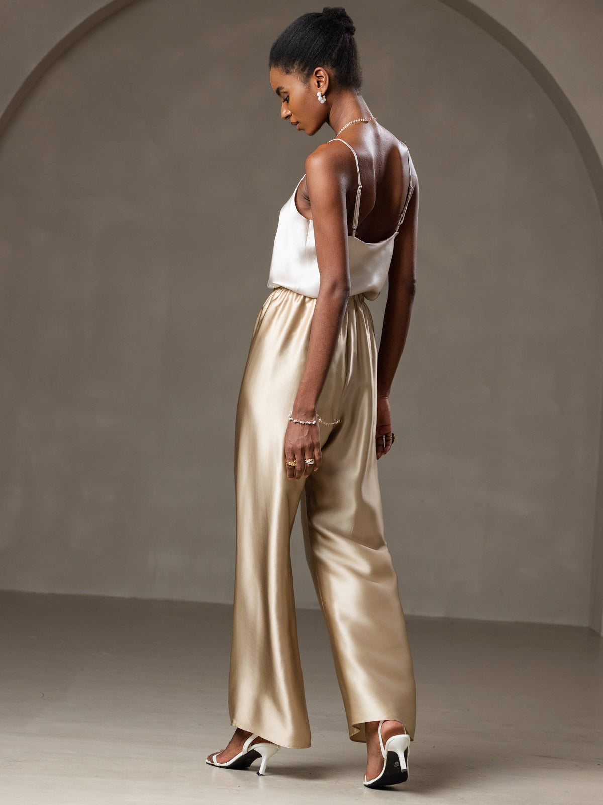 [Beige] SilkSilky-NL V-Hals Cami-Top 004
