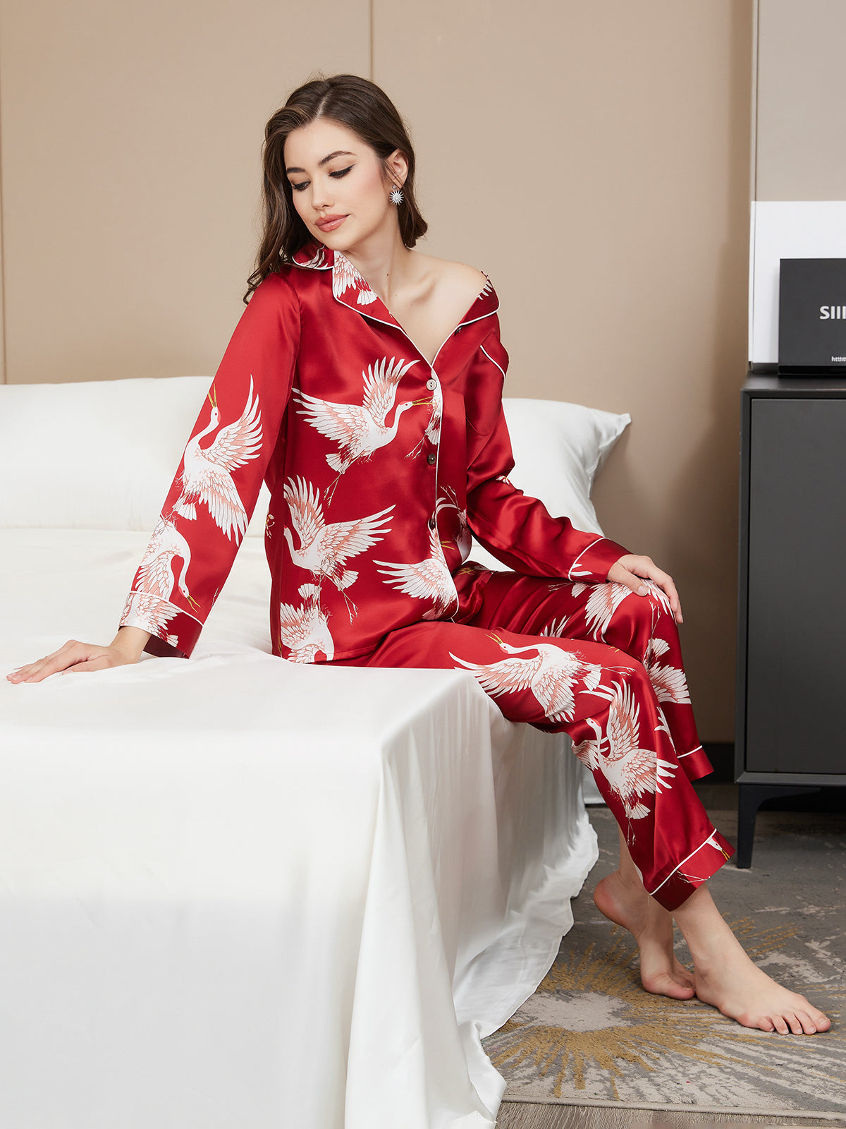 SilkSilky NL 19Momme Pure Silk Lange Mouw Revers Dames Pyjama Set Donkerrood 006