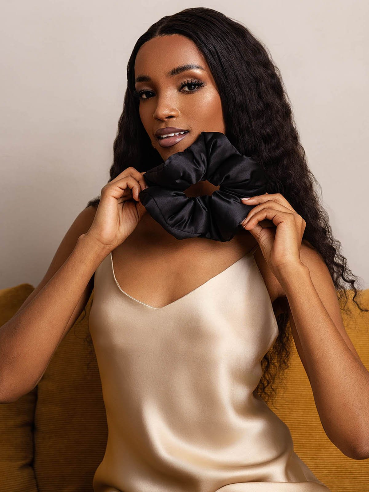 [Zwart] SilkSilky-NL Zijde Scrunchie 003