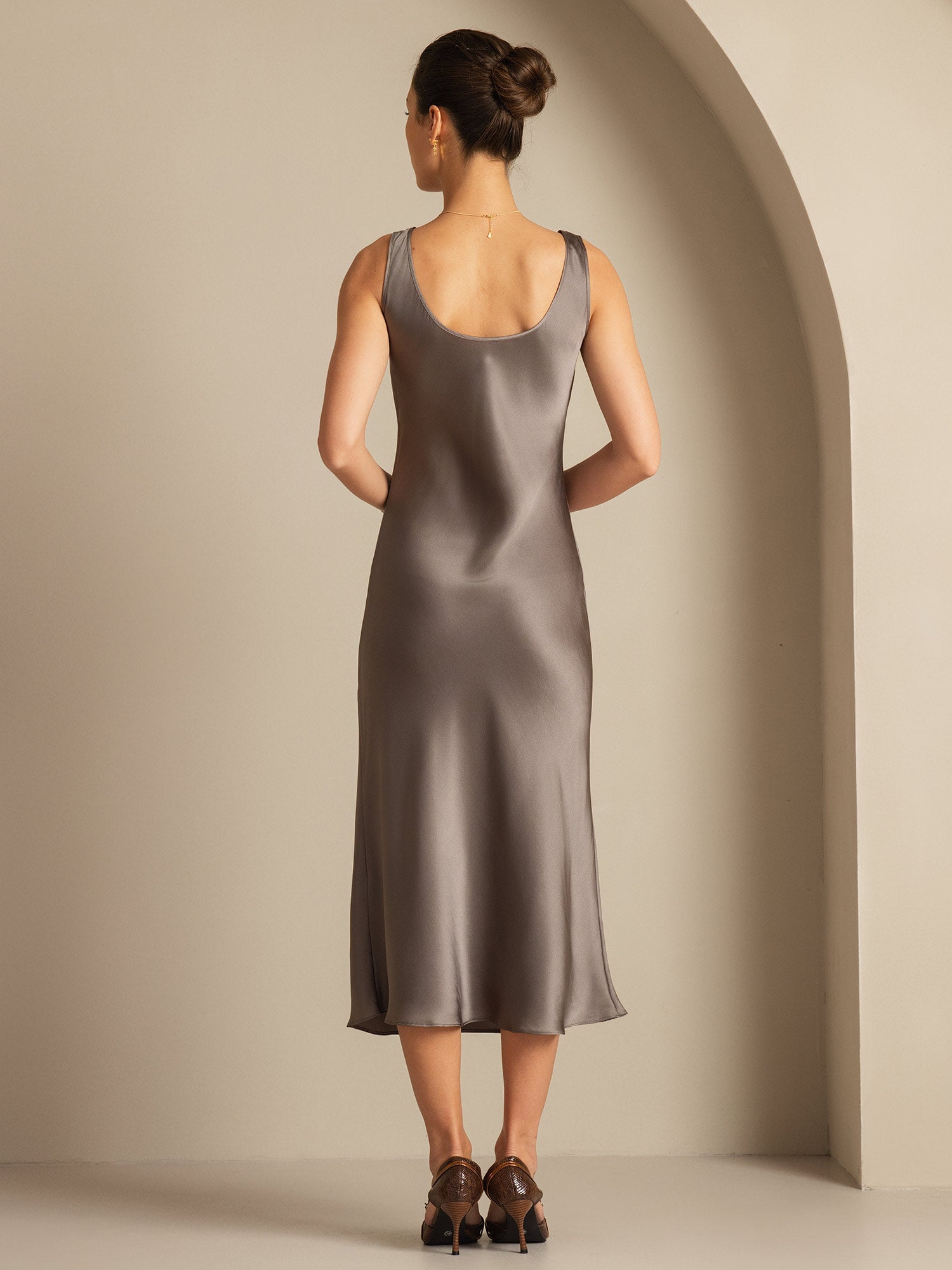 [Donkerkaki] SilkSilky-NL Boat Hals Jurk 002,