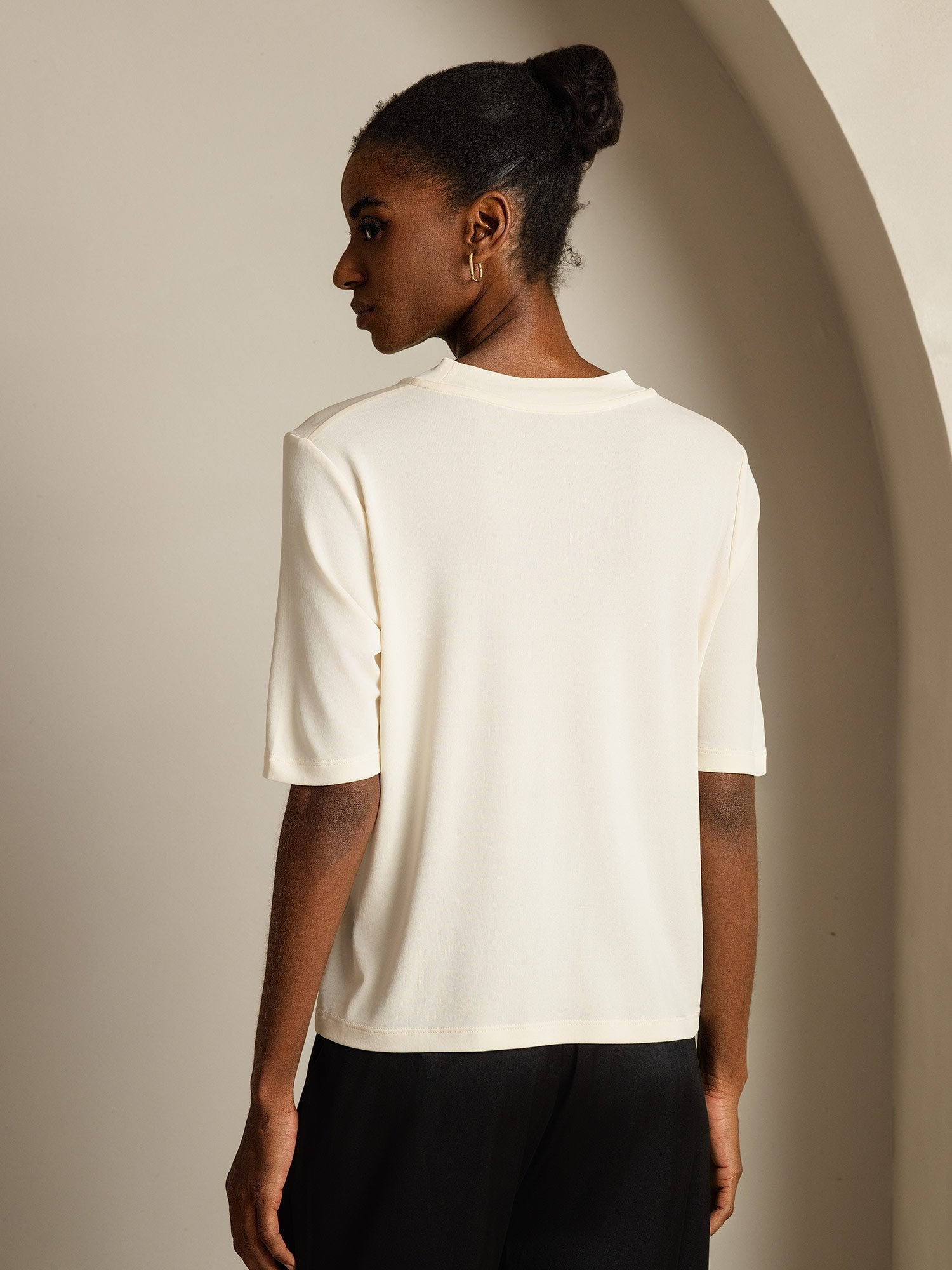 [Beige] SilkSilky-NL Zijde Ronde Hals Dames T-Shirt 002