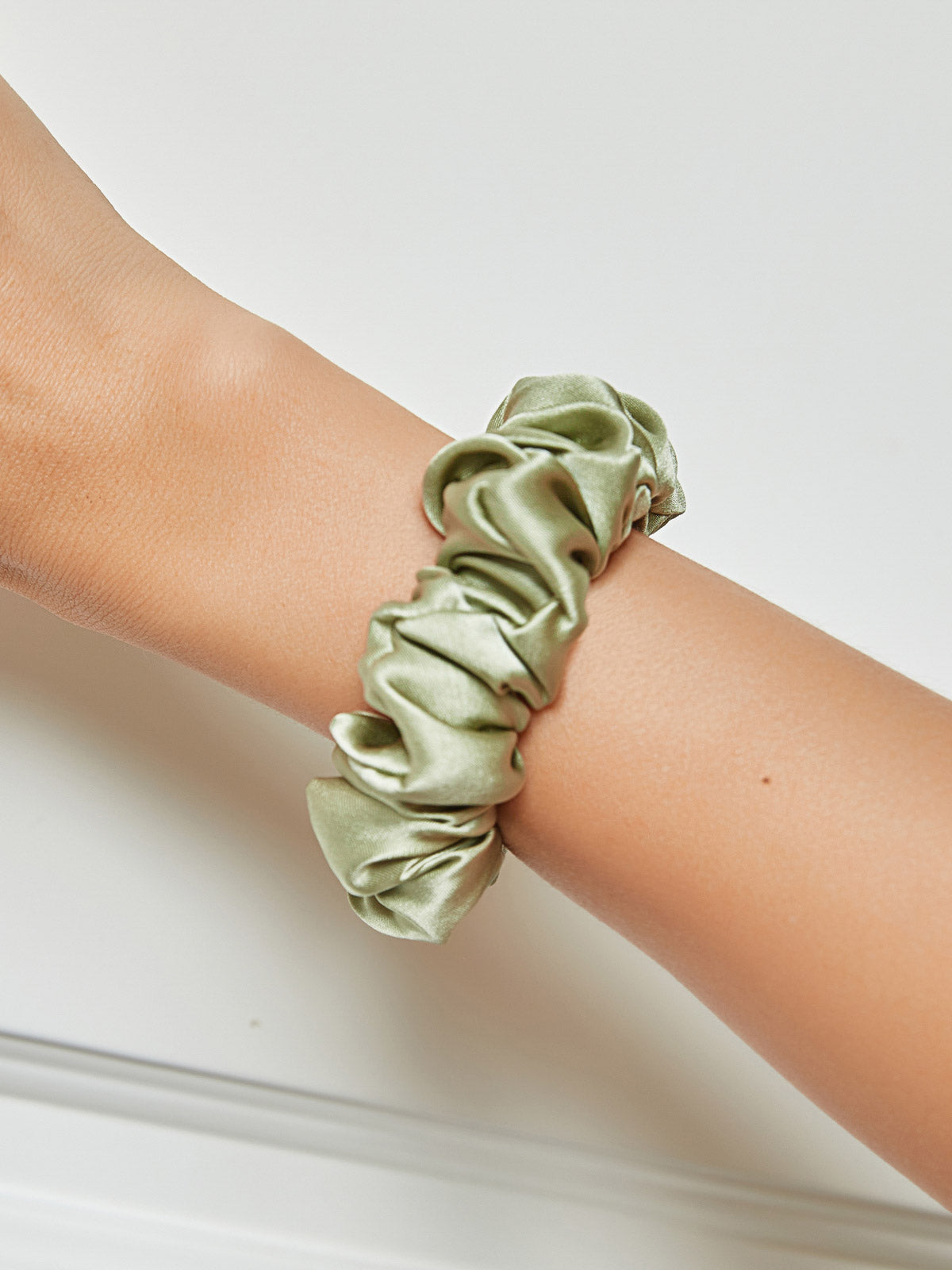 [Mintgroen] SilkSilky-NL 19Momme Scrunchie 001