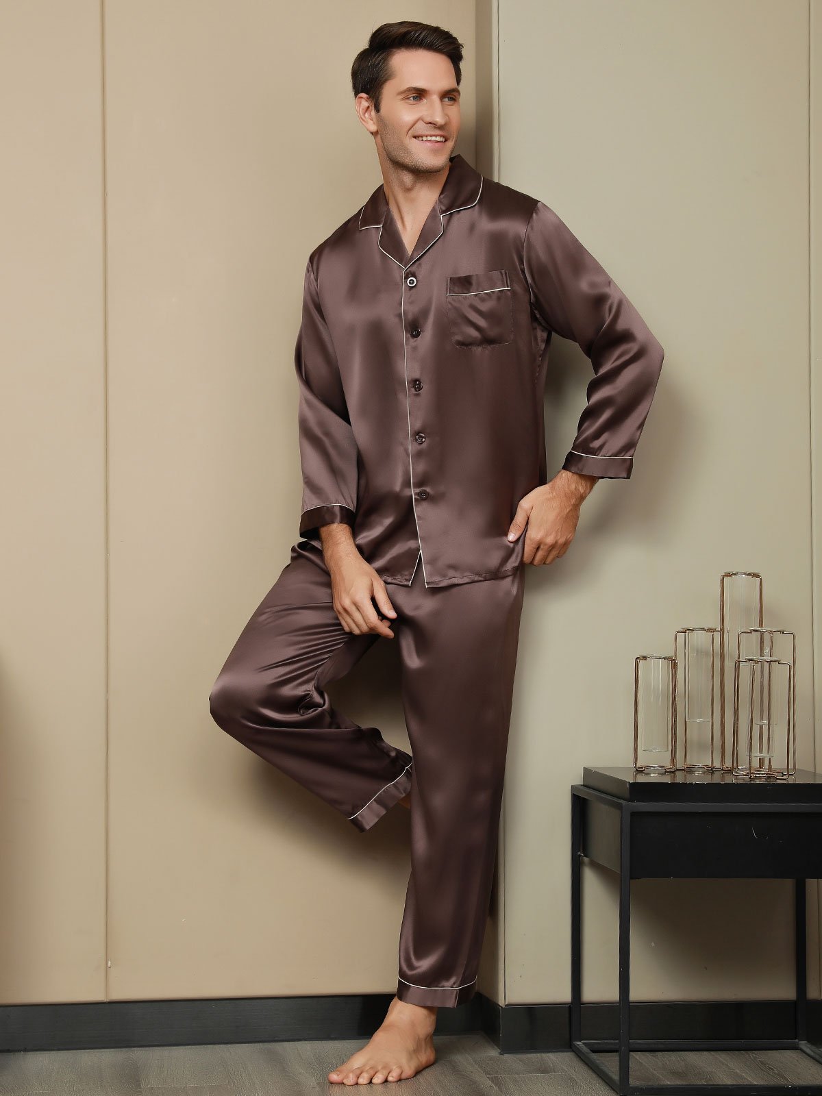 SilkSilky NL Pure Silk Lange Mouw Revers Heren Pyjama Set Koffie 004