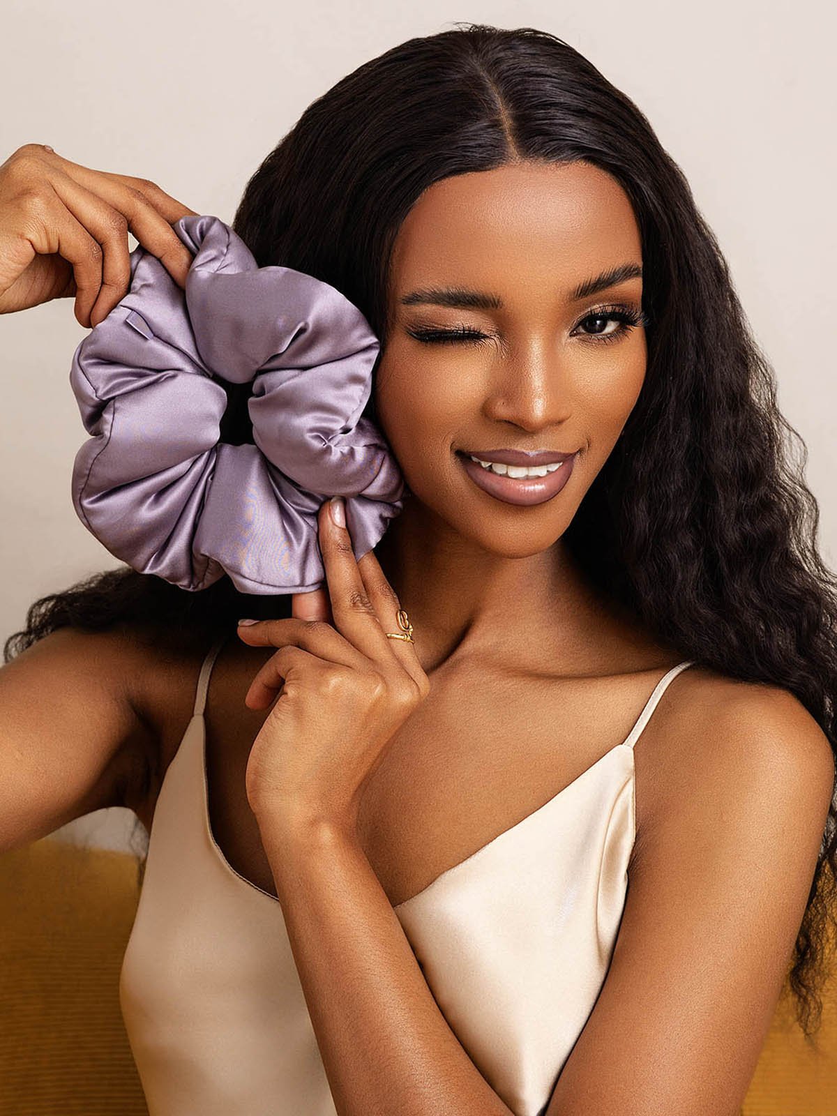 [Donkerpaars] SilkSilky-NL Zijde Scrunchie 003