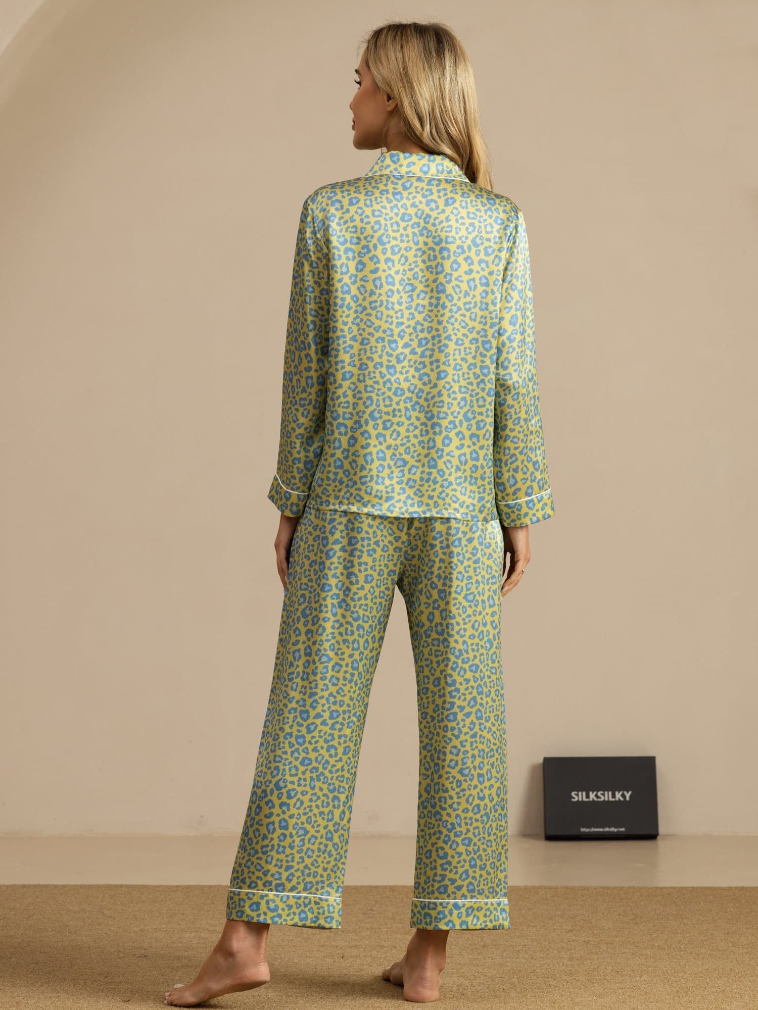 [Groene Luipaard] SilkSilky-NL 19Momme Lange Mouw Notchkraag Dames Pyjama Set 002