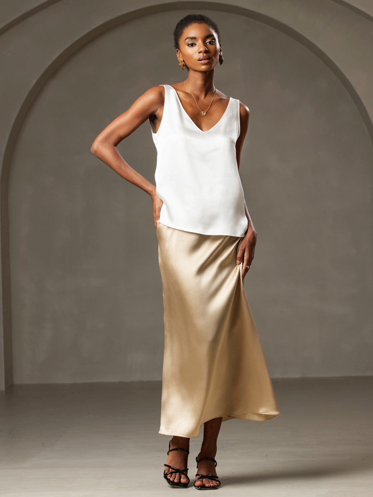 [Wit] SilkSilky-NL Sleeveless V Neck Cami-Top 002