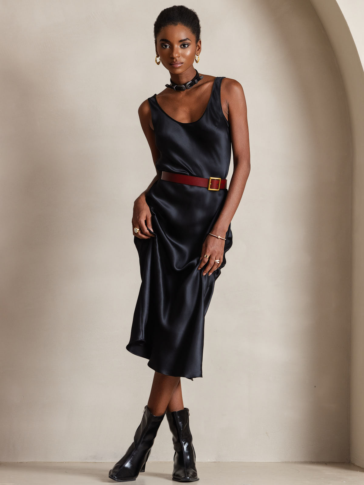 [Zwart] SilkSilky-NL Mouwloos Diepe Ronde Hals Jurk 001