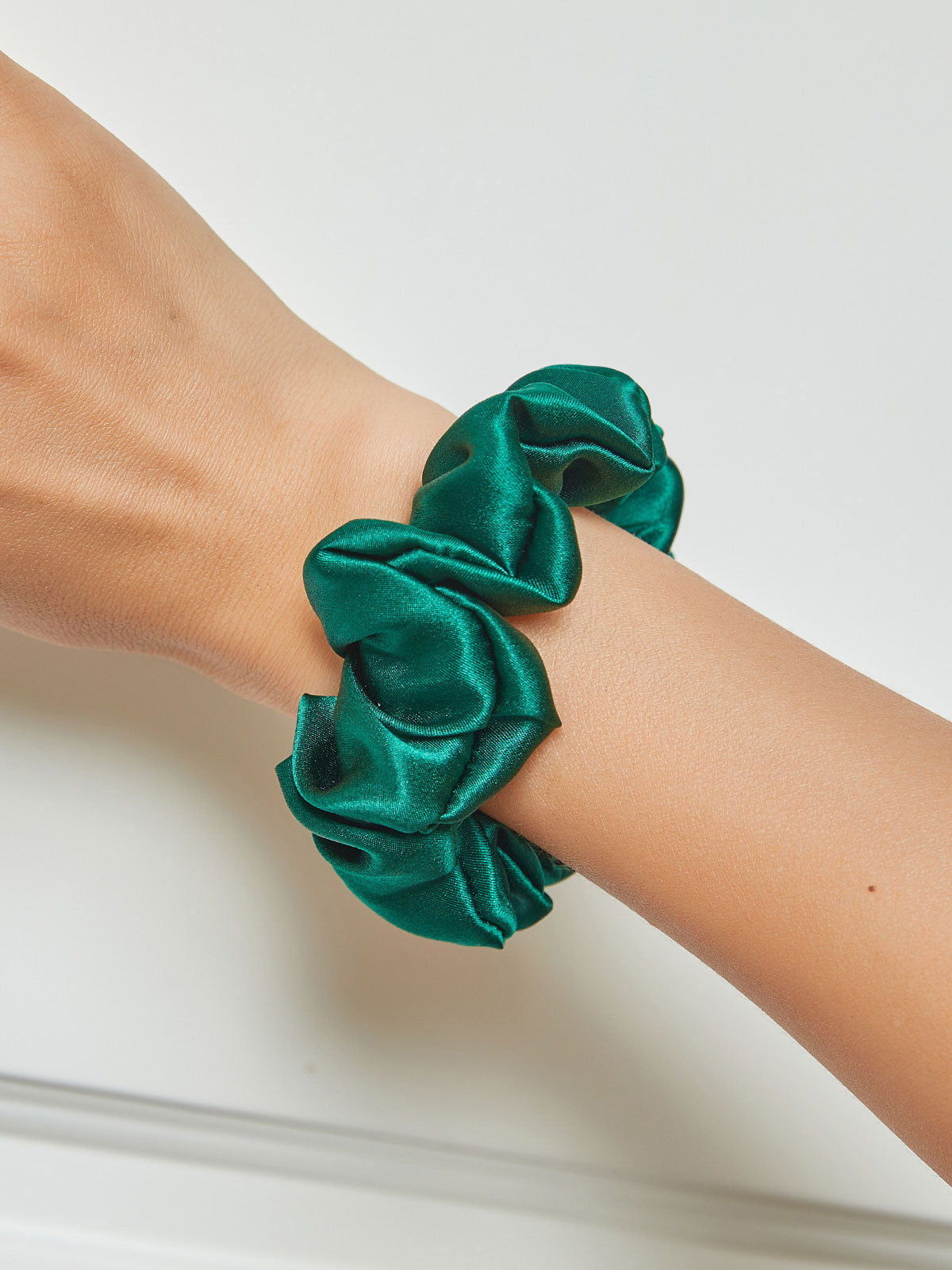 [Donkergroen] SilkSilky-NL 19Momme Scrunchie 001