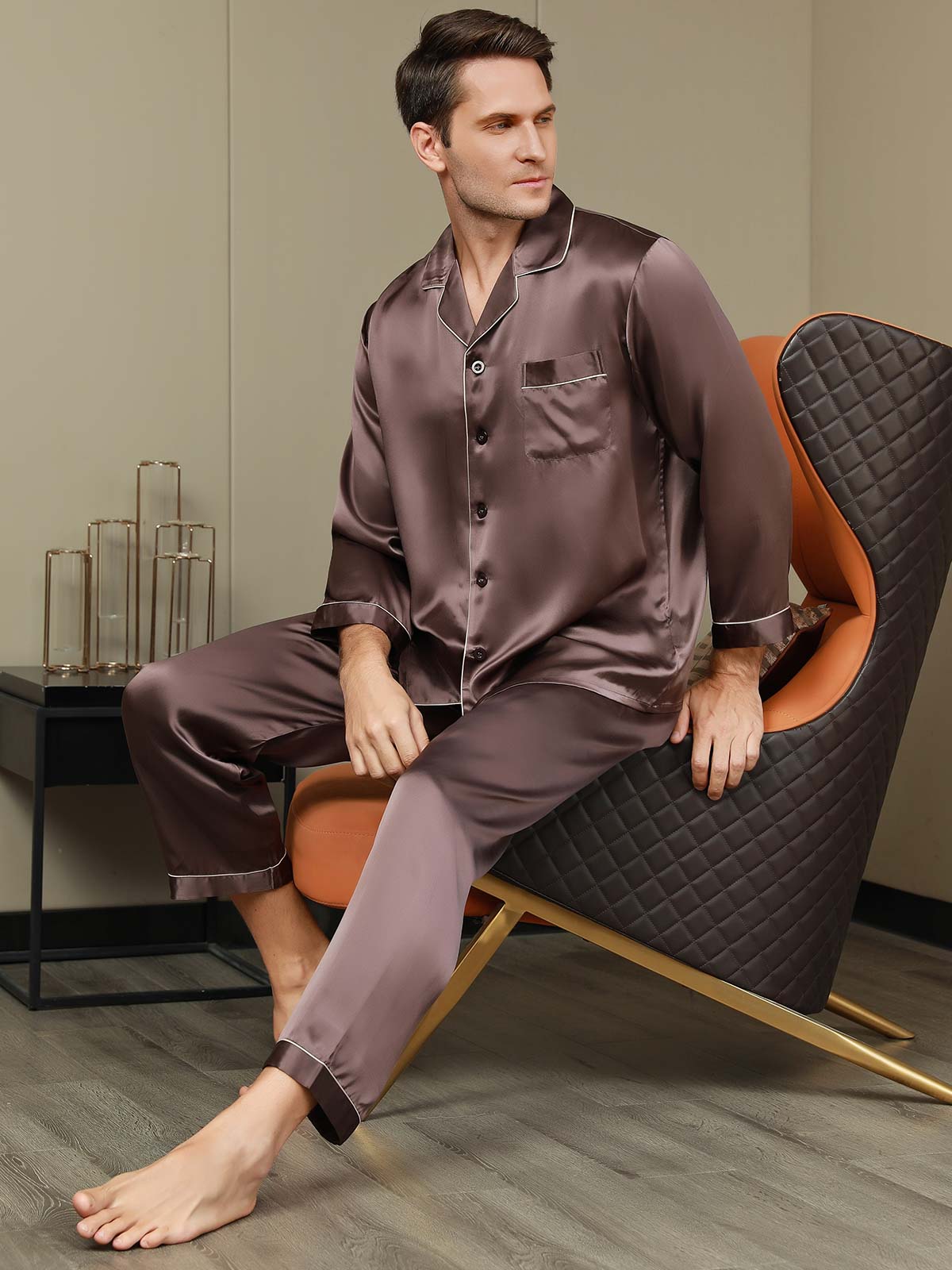 SilkSilky NL Pure Silk Lange Mouw Revers Heren Pyjama Set Koffie 001