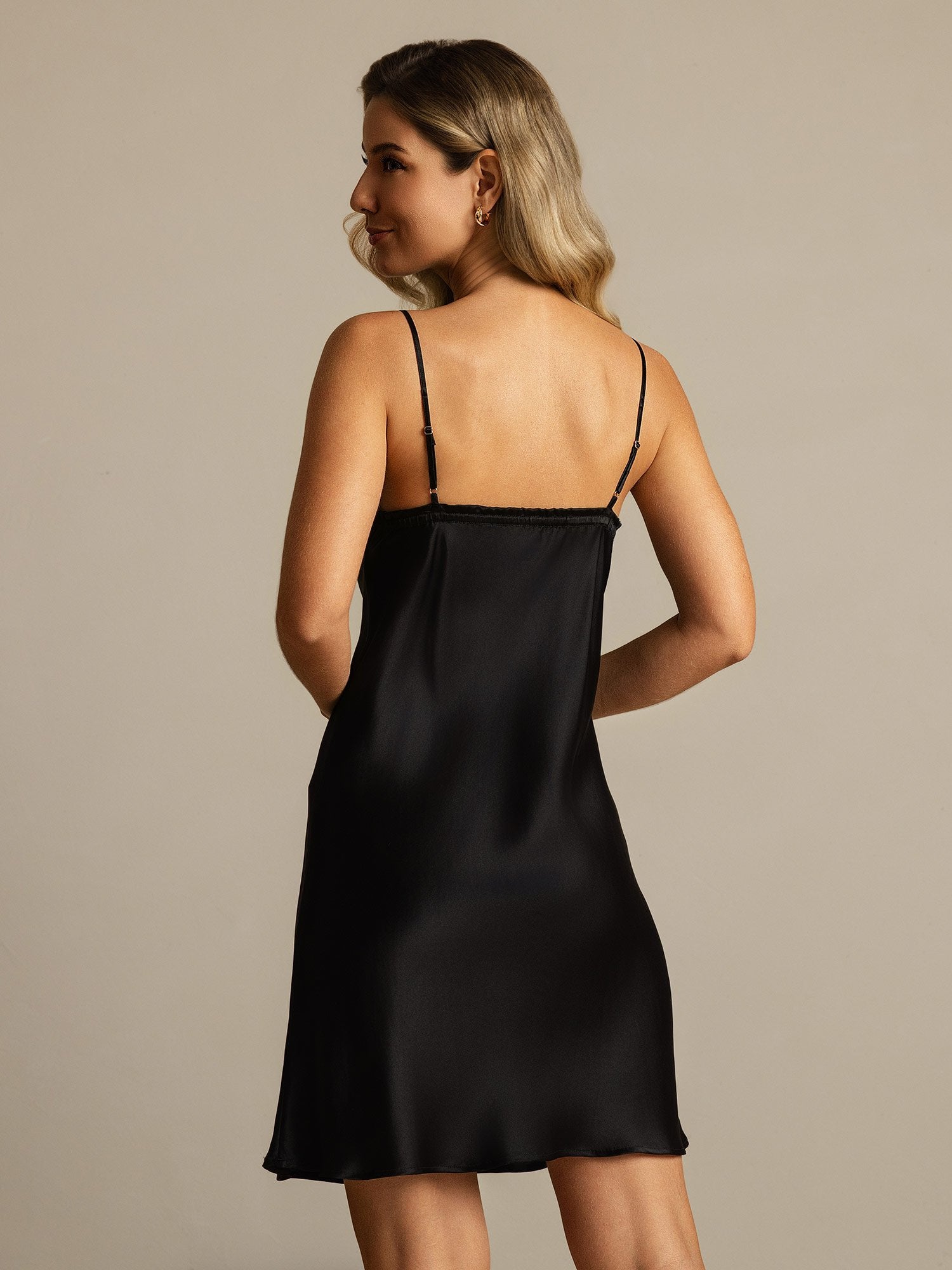[Zwart] SilkSilky-NL Zijde Nightgown 002