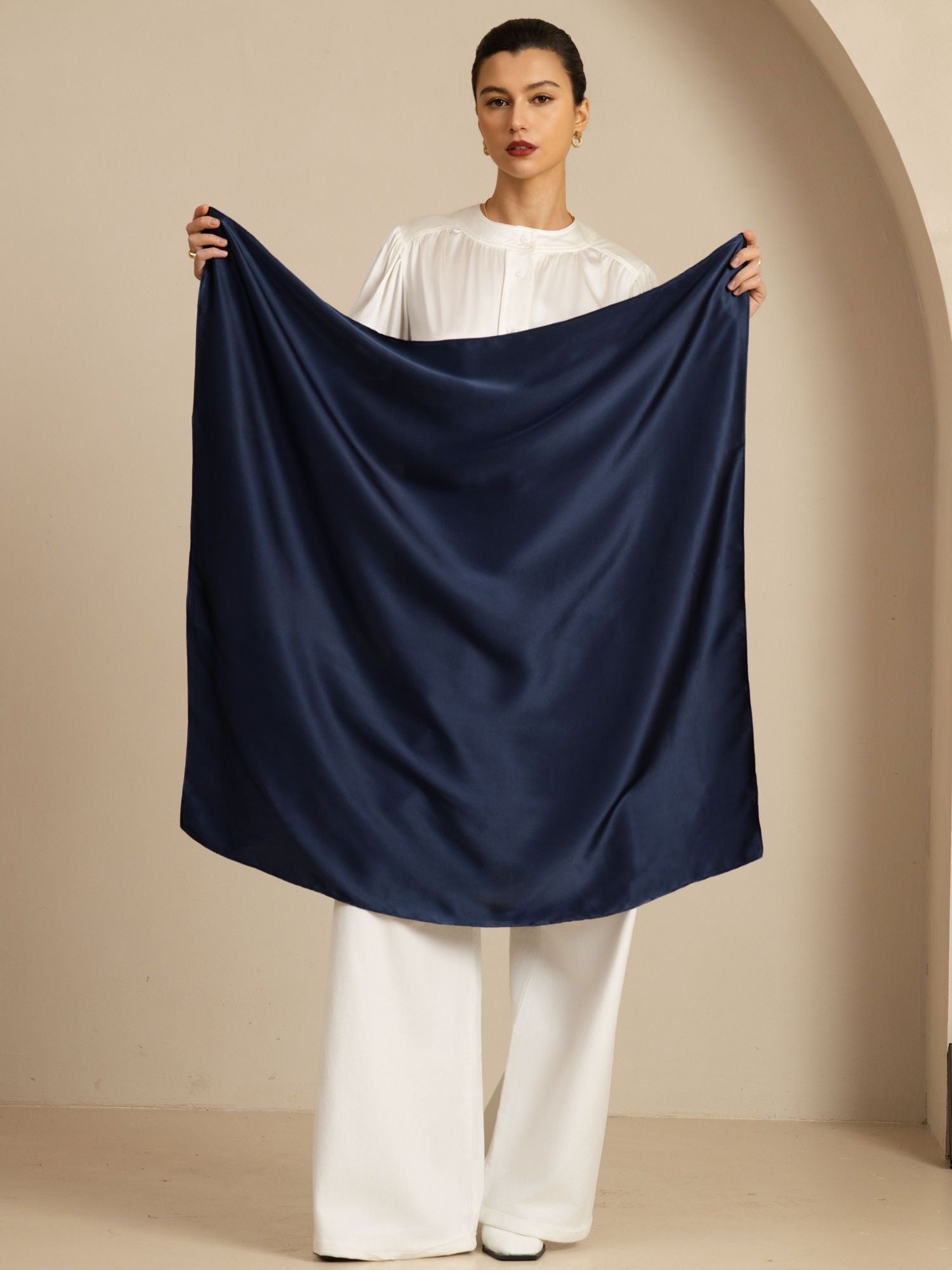 [Donkerblauw] SilkSilky-NL Pure Silk Scarf 001