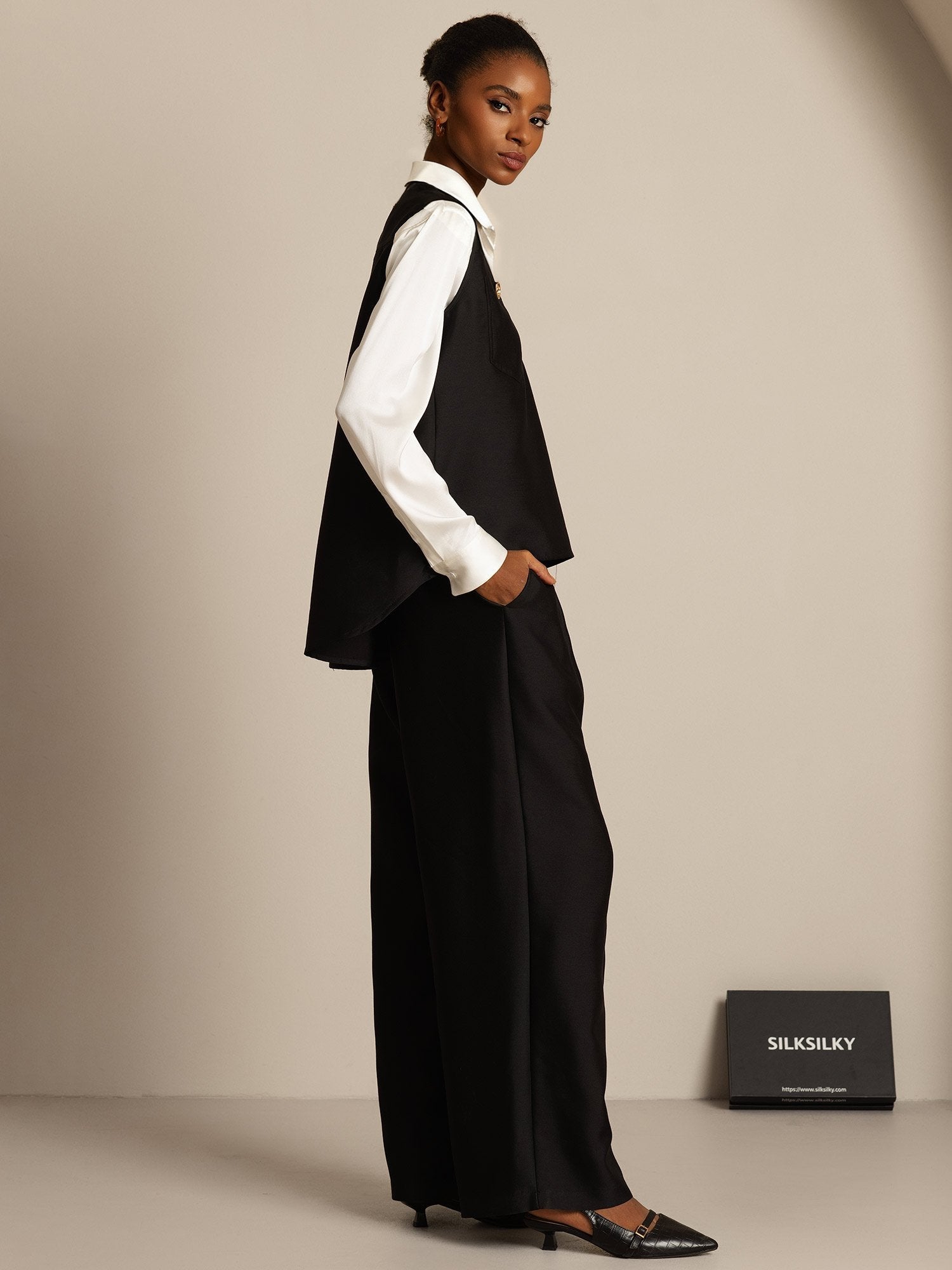 [Zwart] SilkSilky-NL 32Momme Silk-Wool Blend Womens Vest 007,