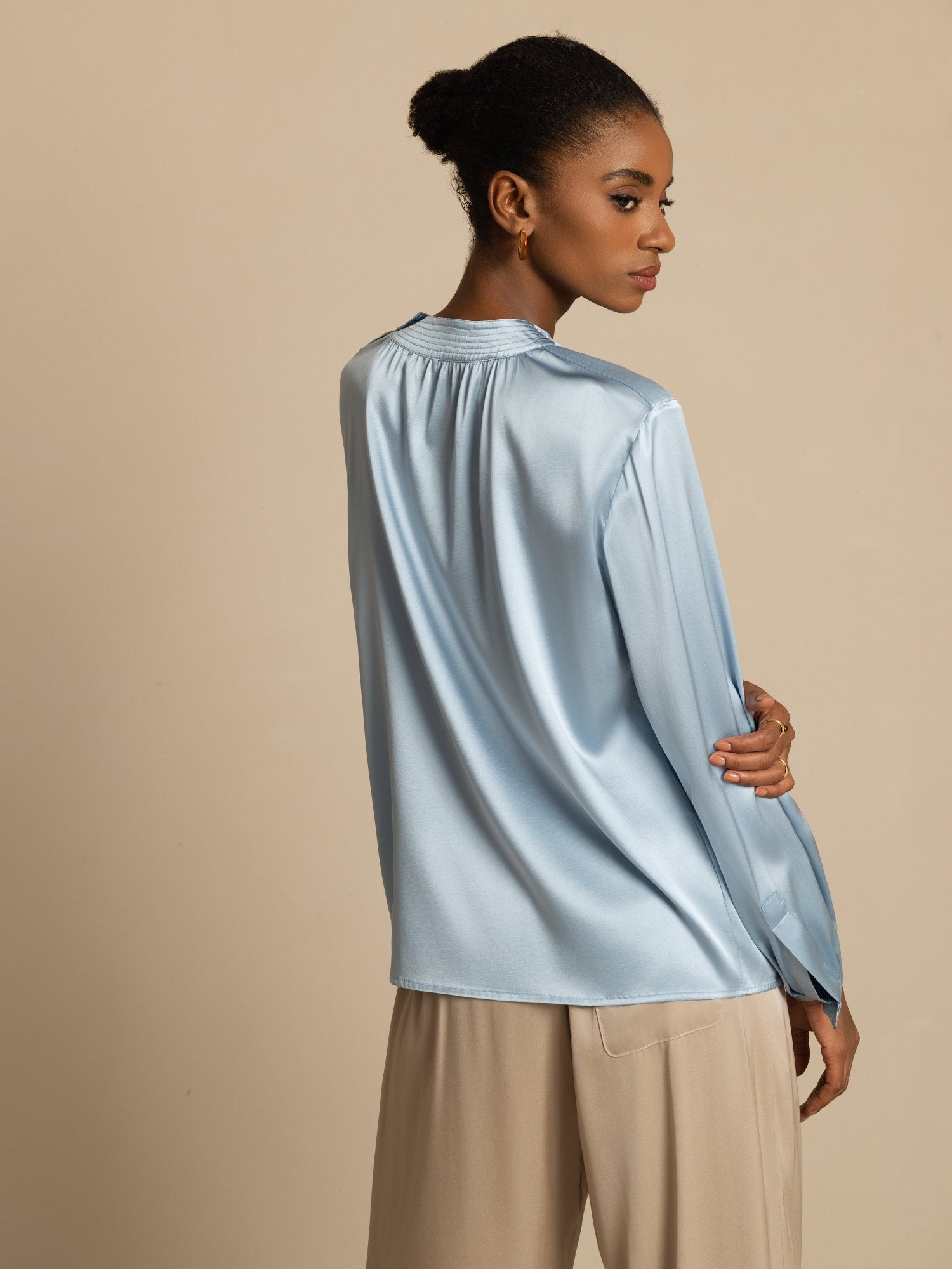 [Grijsachtig Blauw] SilkSilky-NL 19Momme Lange Mouw Ronde Hals Blouse 002