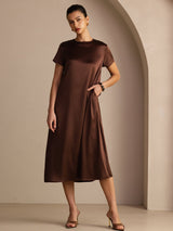 [Pure Chocolade] SilkSilky-NL Short Sleeve Round Neck Jurk 001