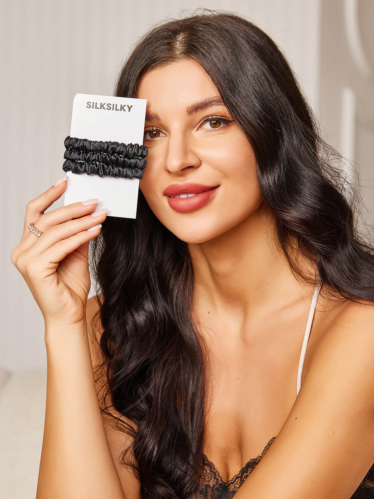 [Zwart] SilkSilky-NL Scrunchie 001