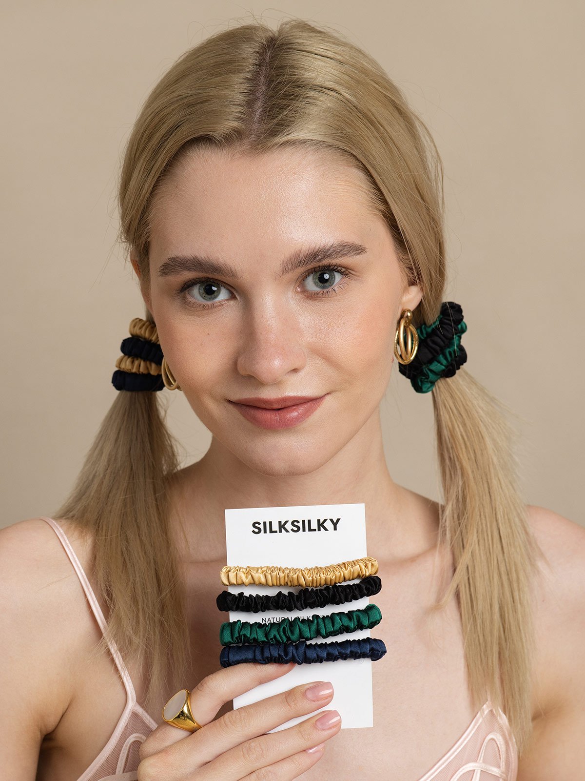 [Group1] SilkSilky-NL Scrunchie 001