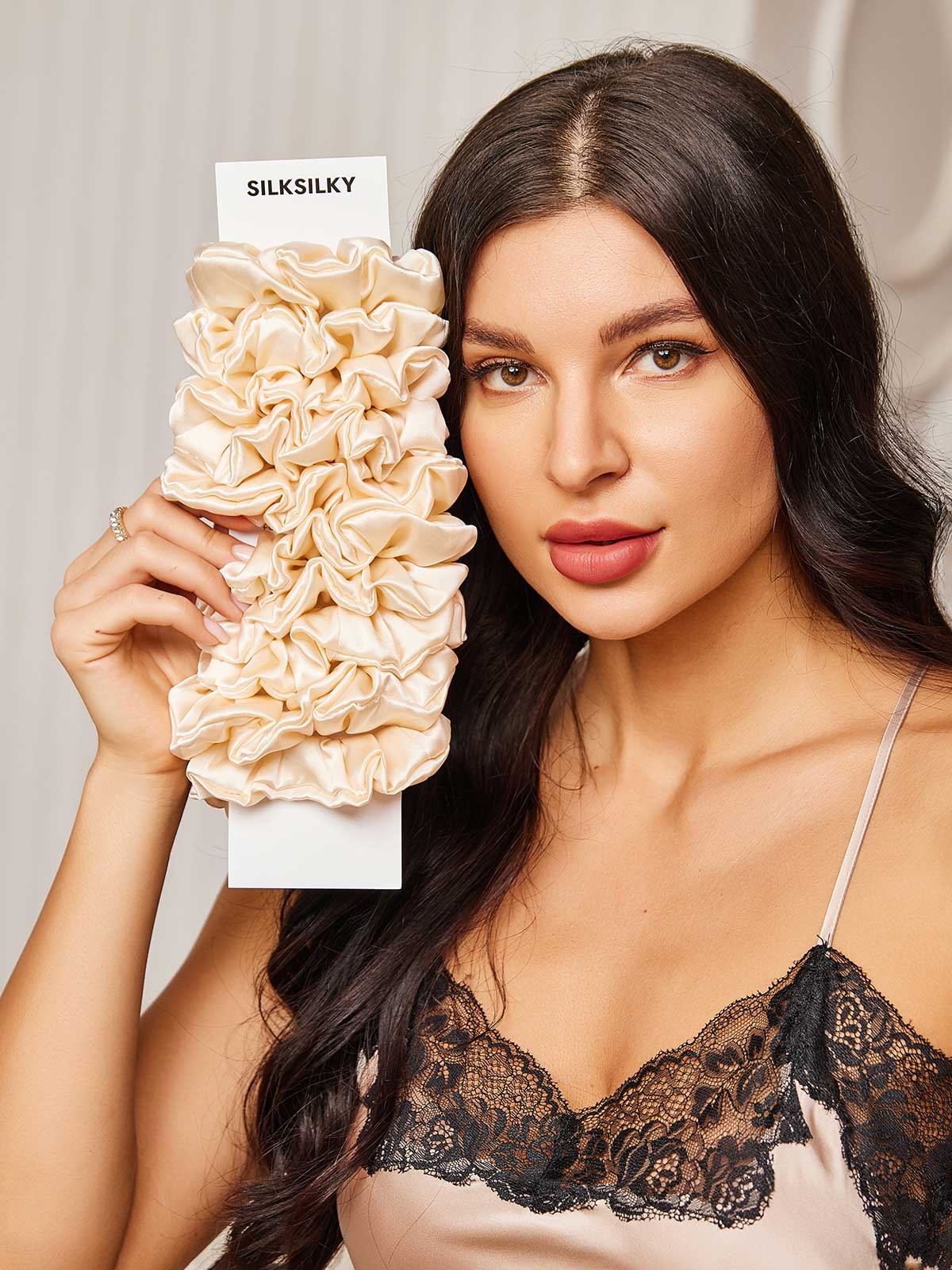 [Lichtbeige] SilkSilky-NL Scrunchie 001