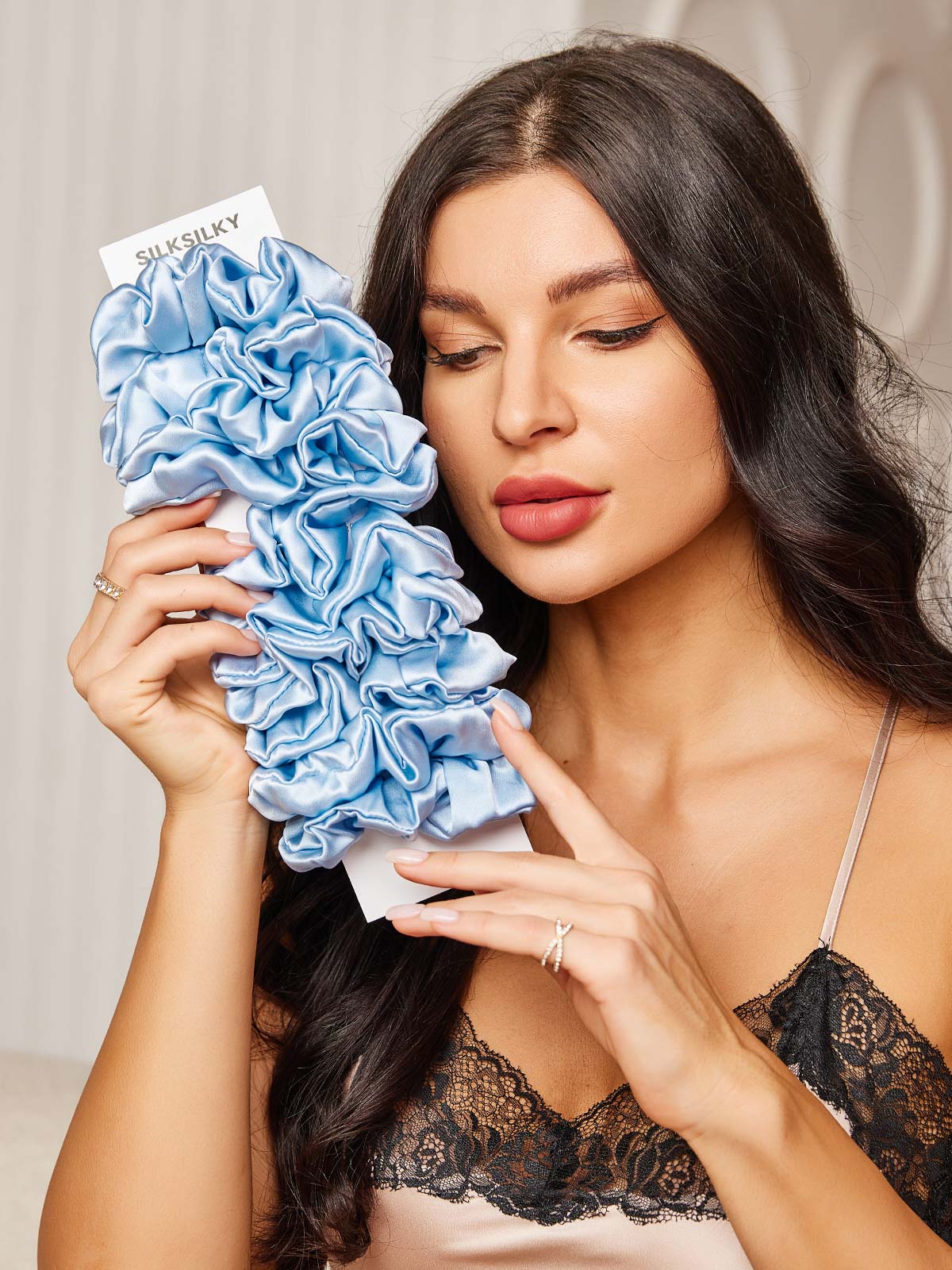 [Hemelsblauw] SilkSilky-NL Scrunchie 001