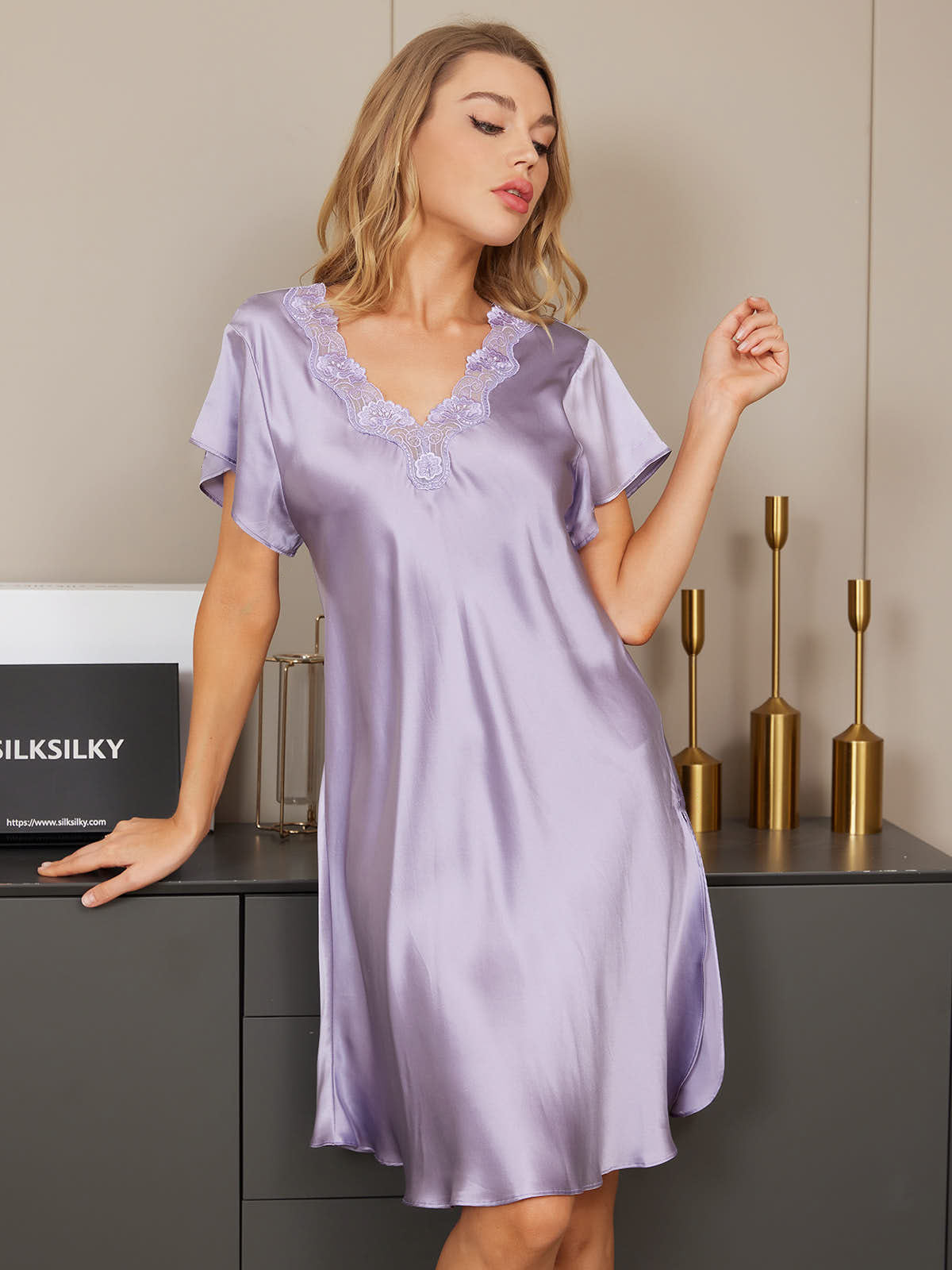 [Paars] SilkSilky-NL Korte Mouw V Hals Nachthemd 004