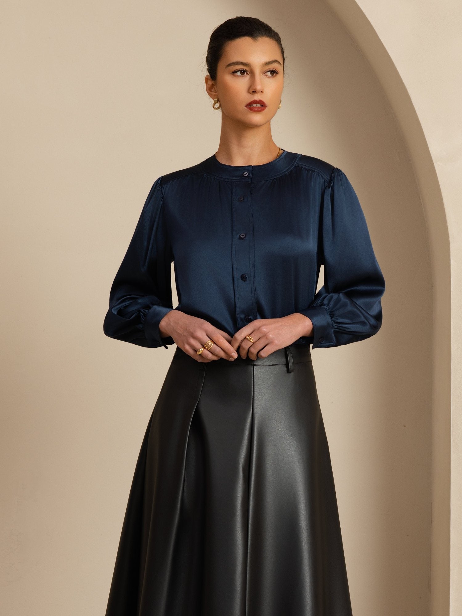 [Donkerblauw] SilkSilky-NL 19Momme Long Sleeve Round Neck Blouse 004