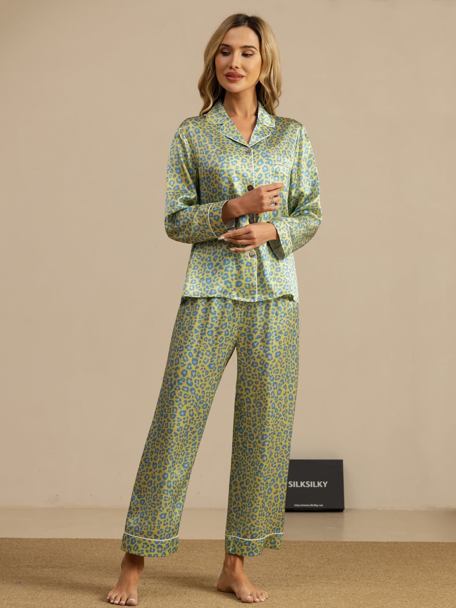 [Groene Luipaard] SilkSilky-NL 19Momme Lange Mouw Notchkraag Dames Pyjama Set 001
